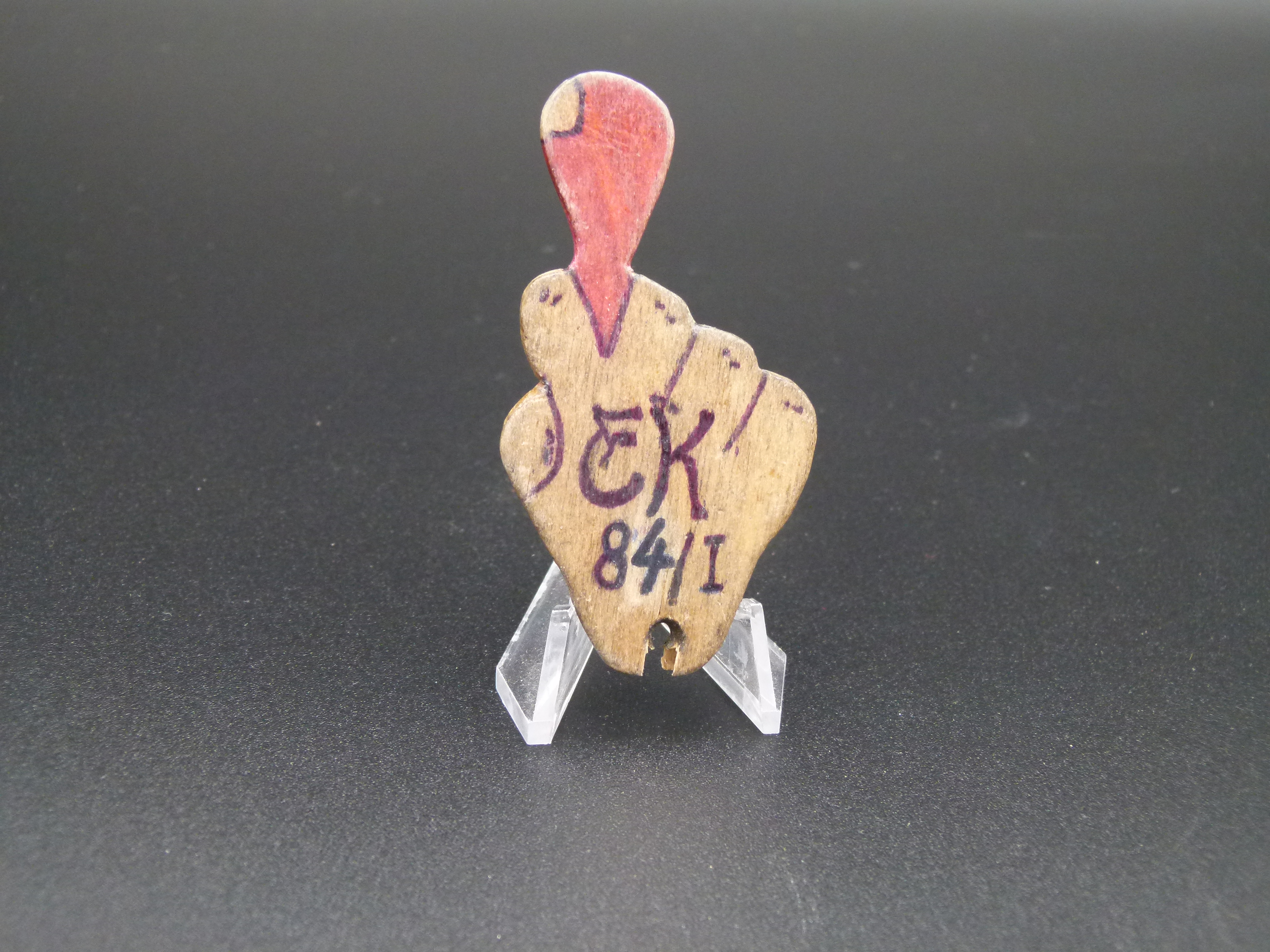 Hand dicker Finger fuer Bandmaß EK Bewegung NVA