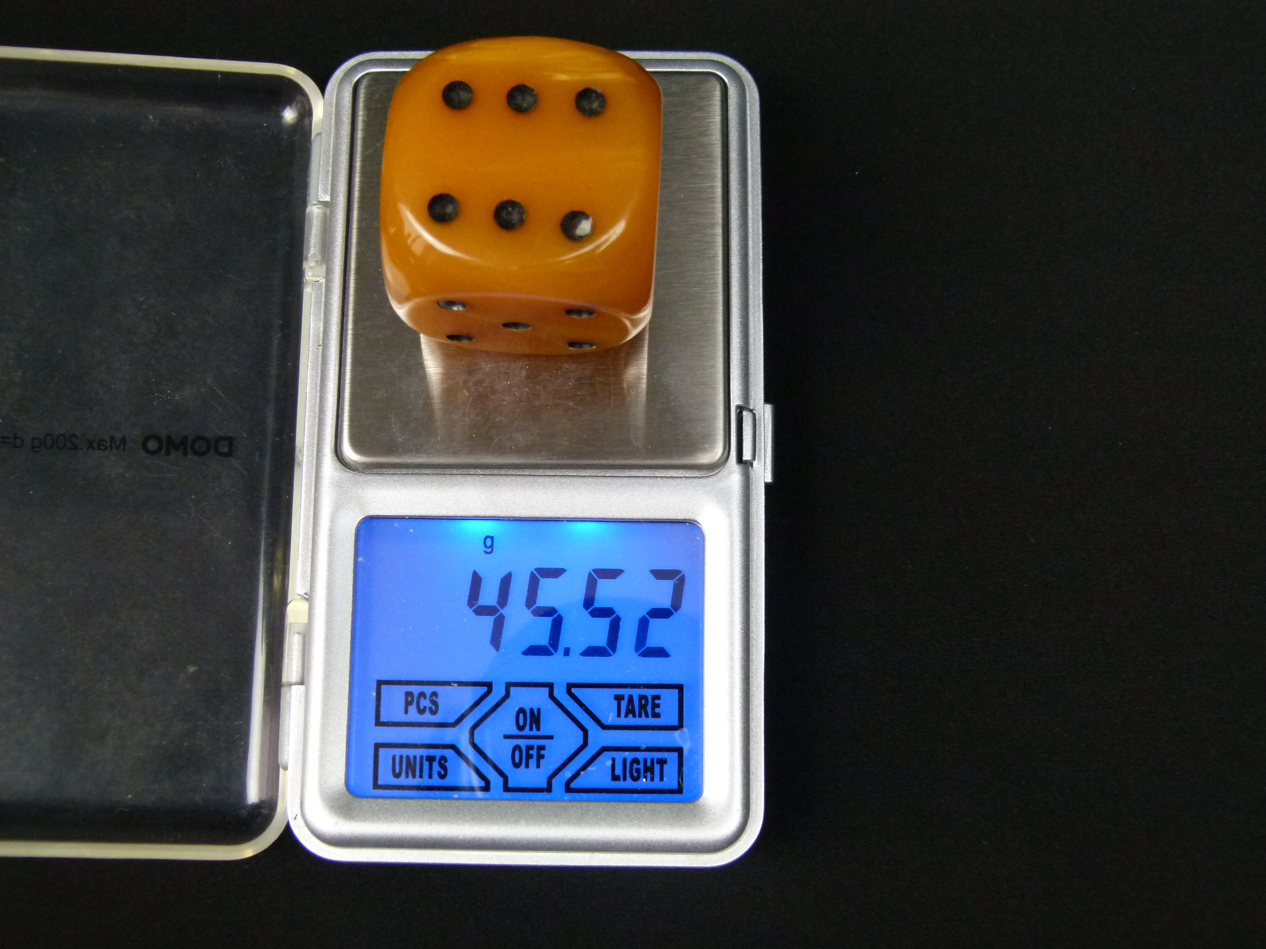 Catalin DDR Würfel milchig butterscotch bernstein