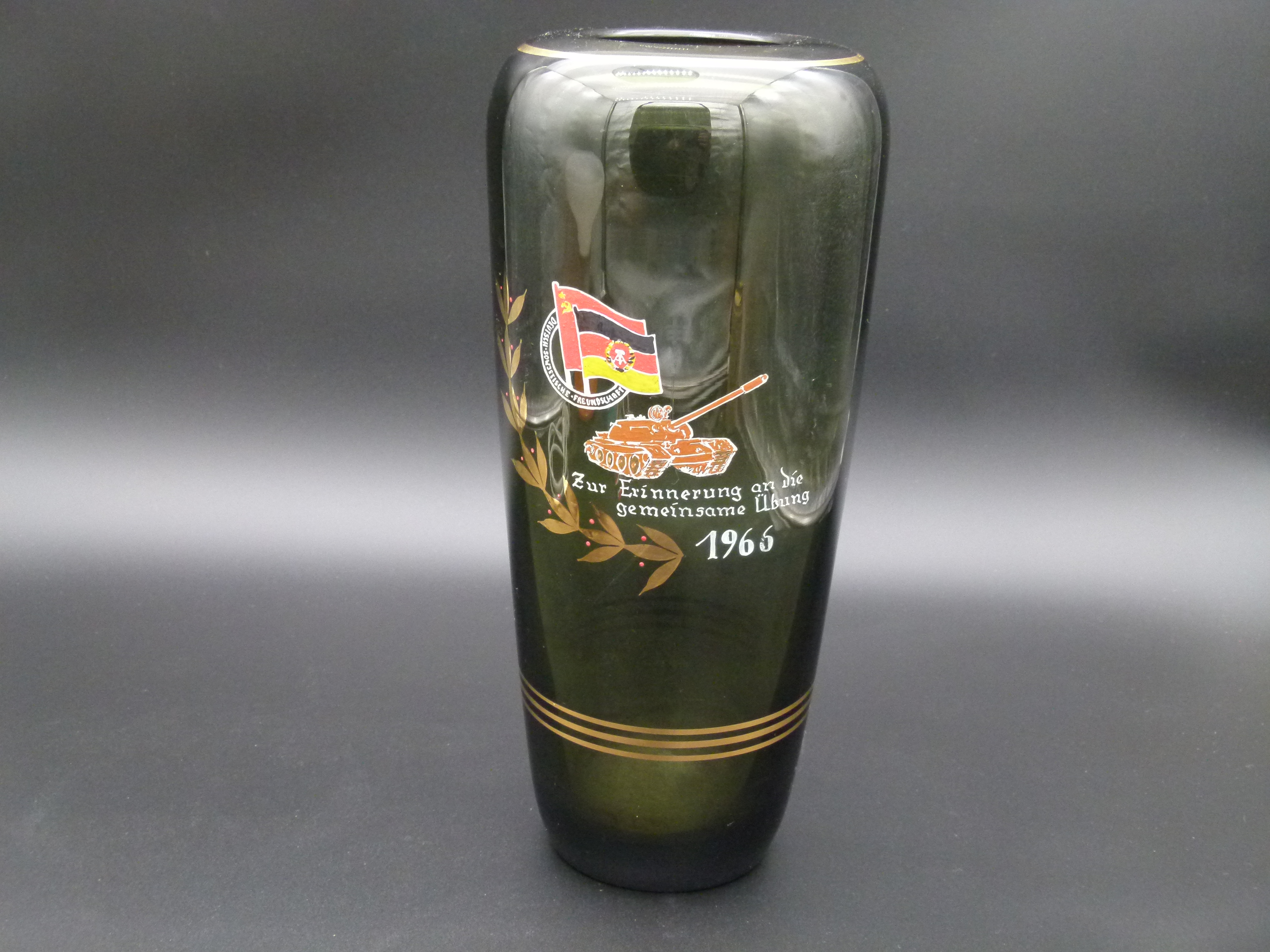 Ehrengeschenk Vase NVA Panzerwaffe Uebung 1966  