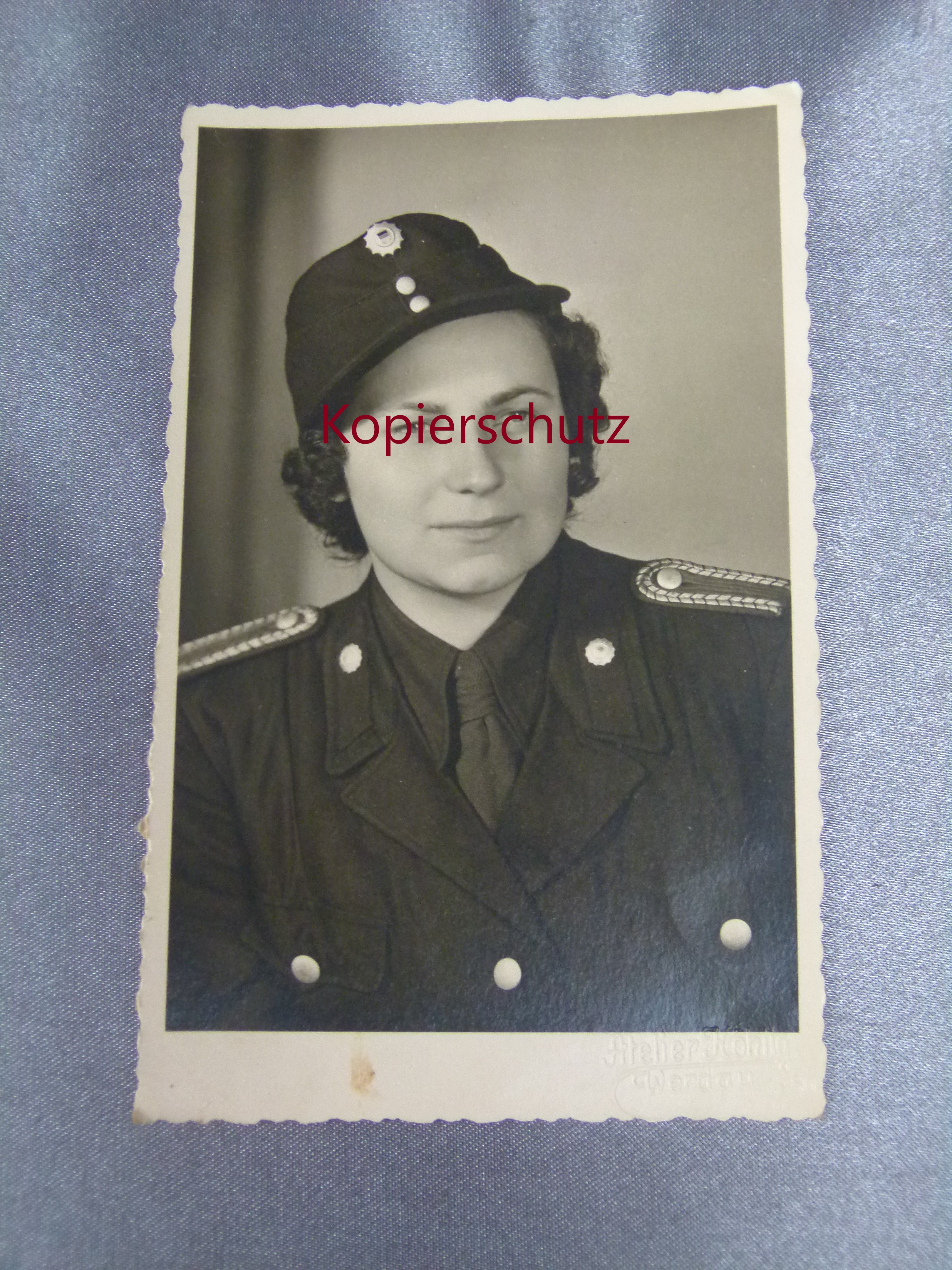 DVP KVP Foto einer Frau in Uniform Studioportrait