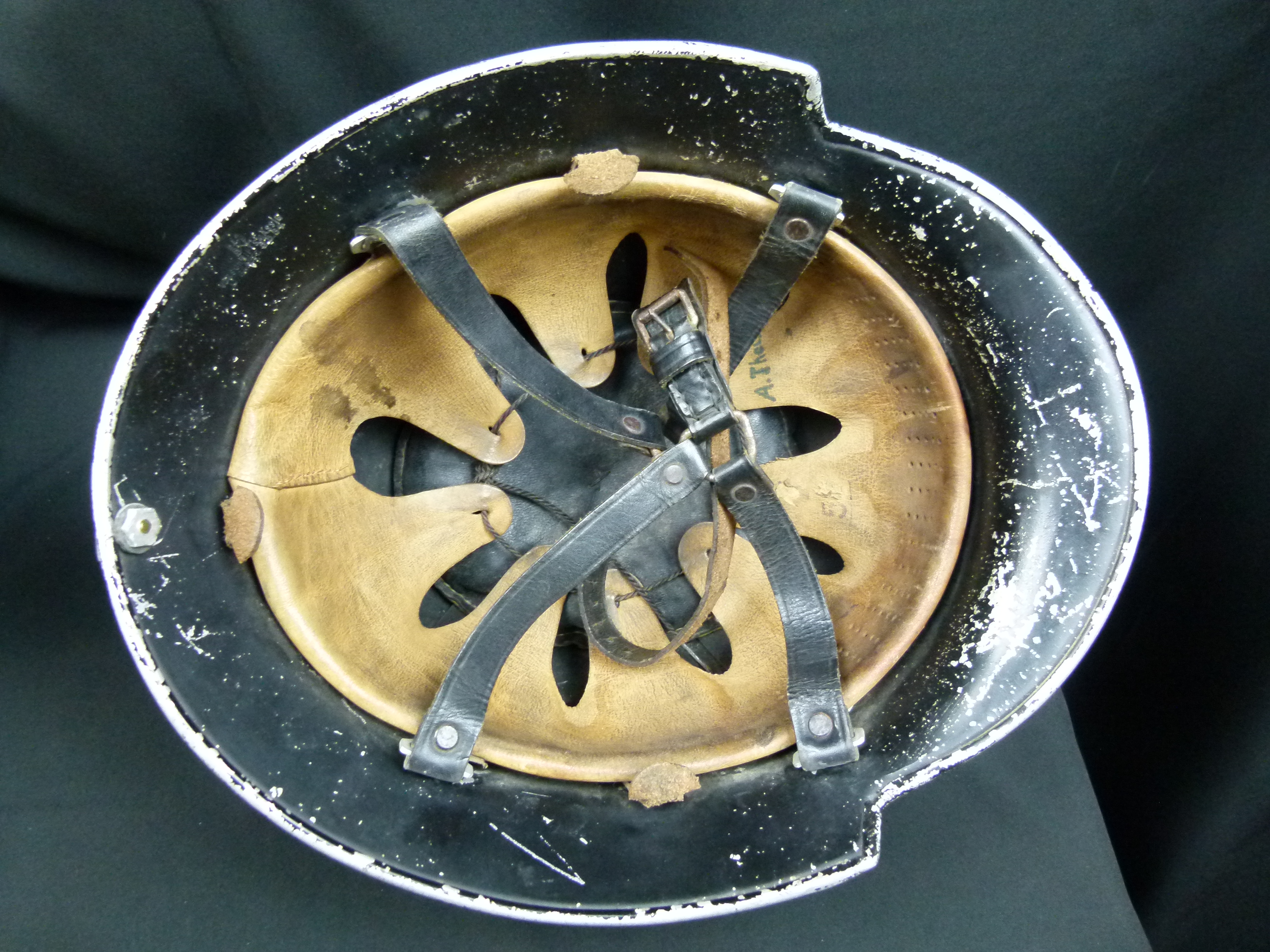 Stahlhelm Feuerschutzpolizei 1934 mit Ziegelbrecher