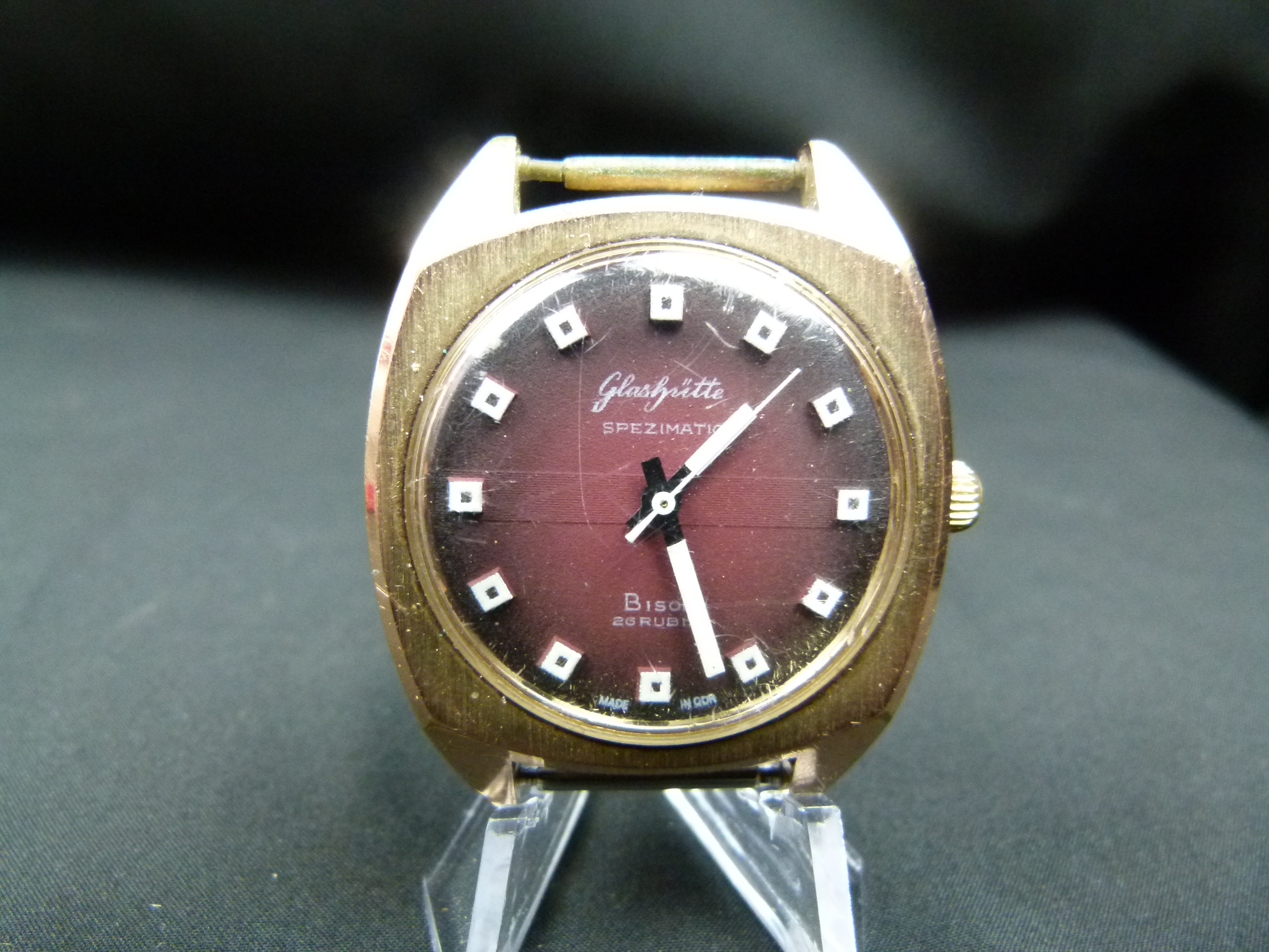 GUB Glashuette Spezimatic mit roten Ziffernblatt