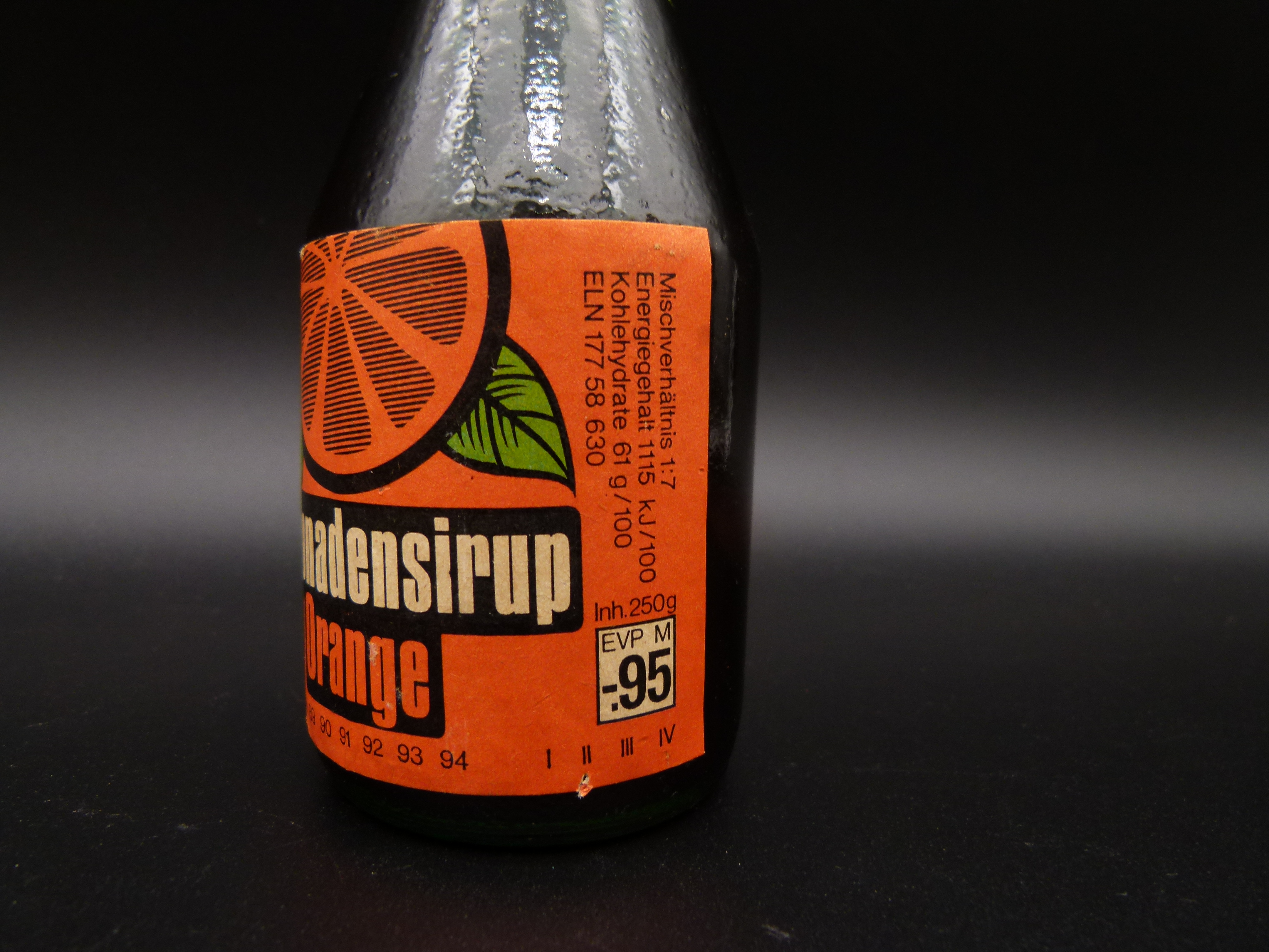 Ungeoeffnete Flasche Limonadensirup Orange DDR