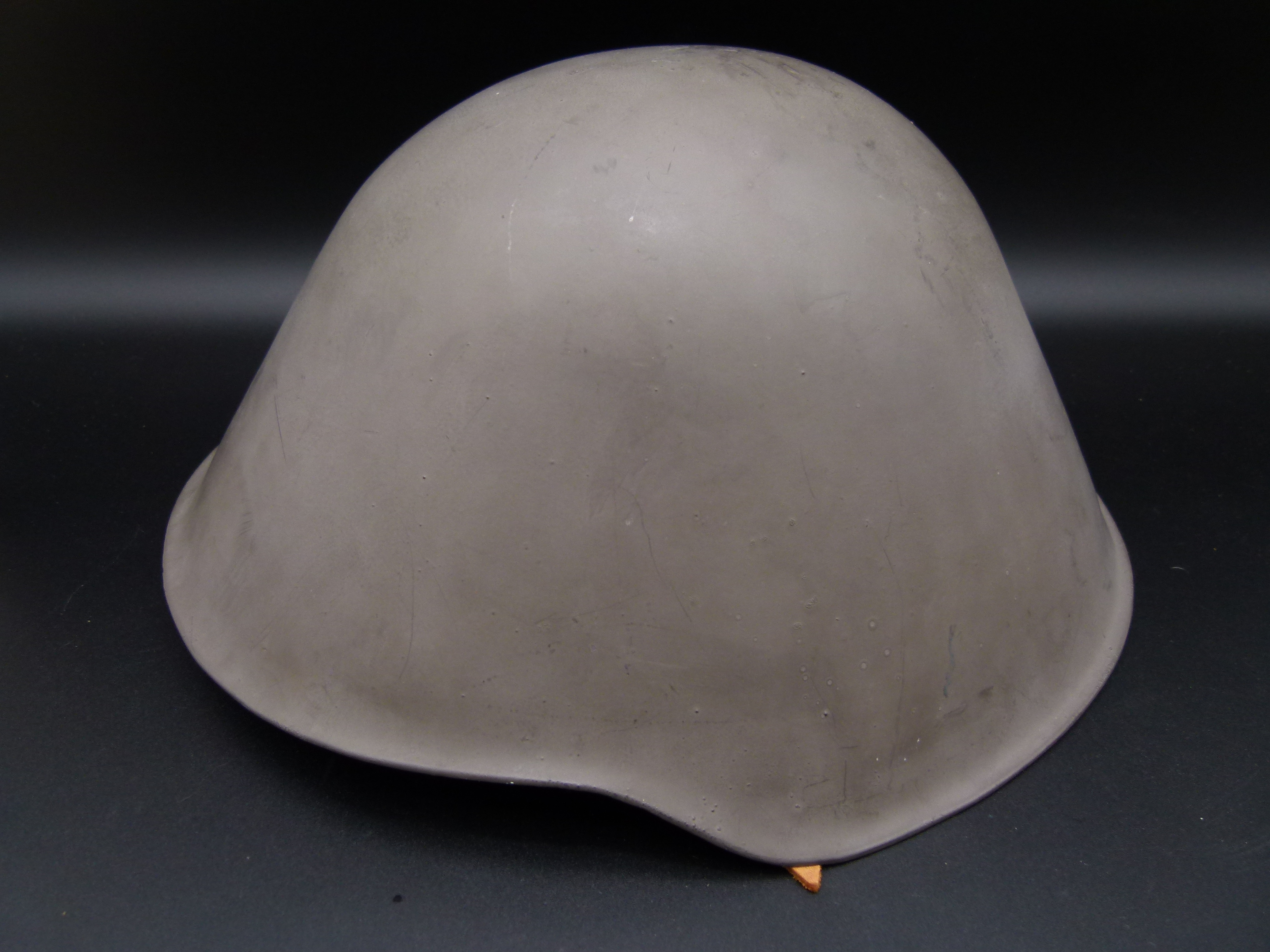 Stahlhelm der NVA getragenes original 1976 grau