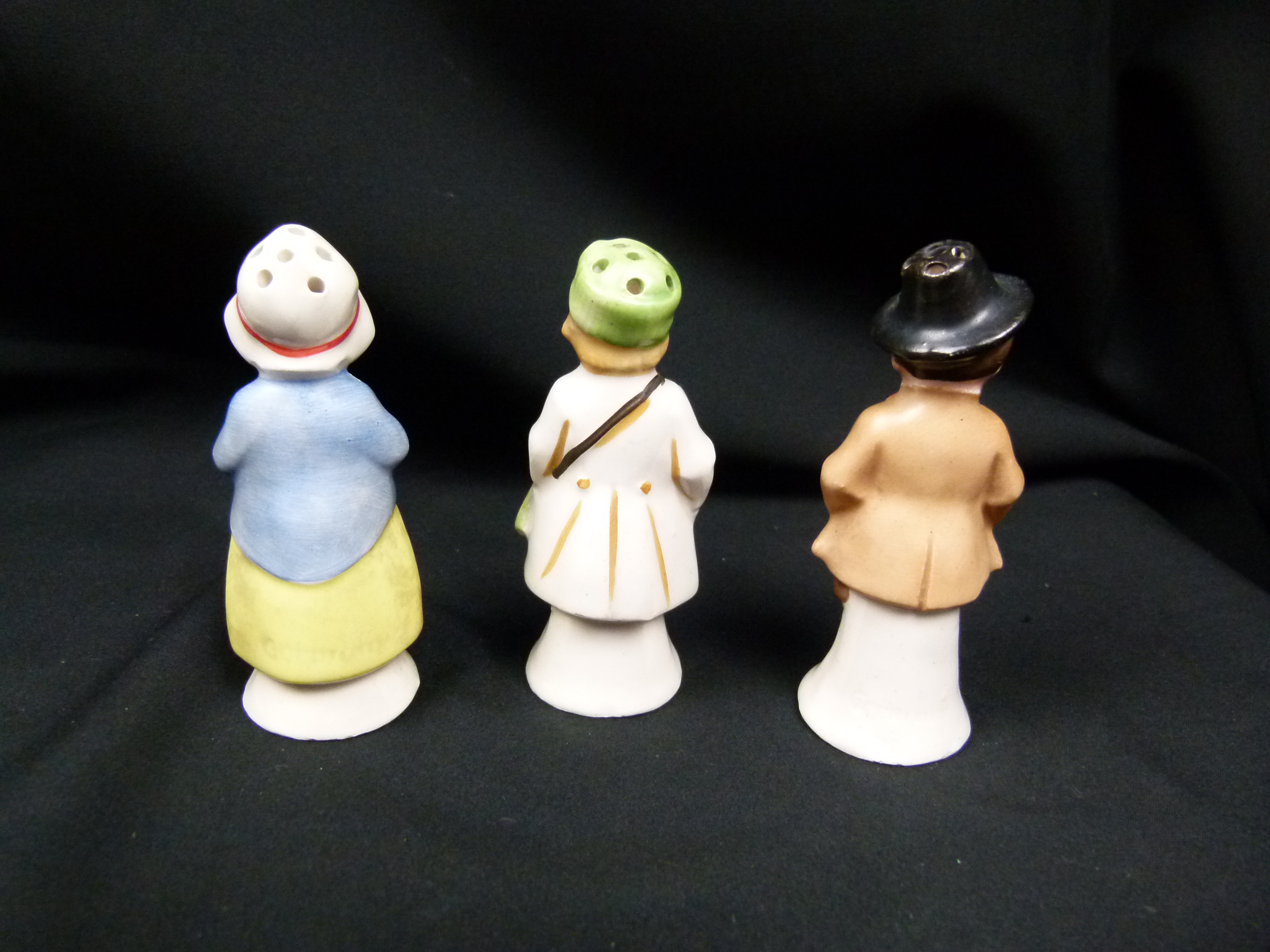 3  Salz Pfefferstreuer Figuren Thueringen Trachten