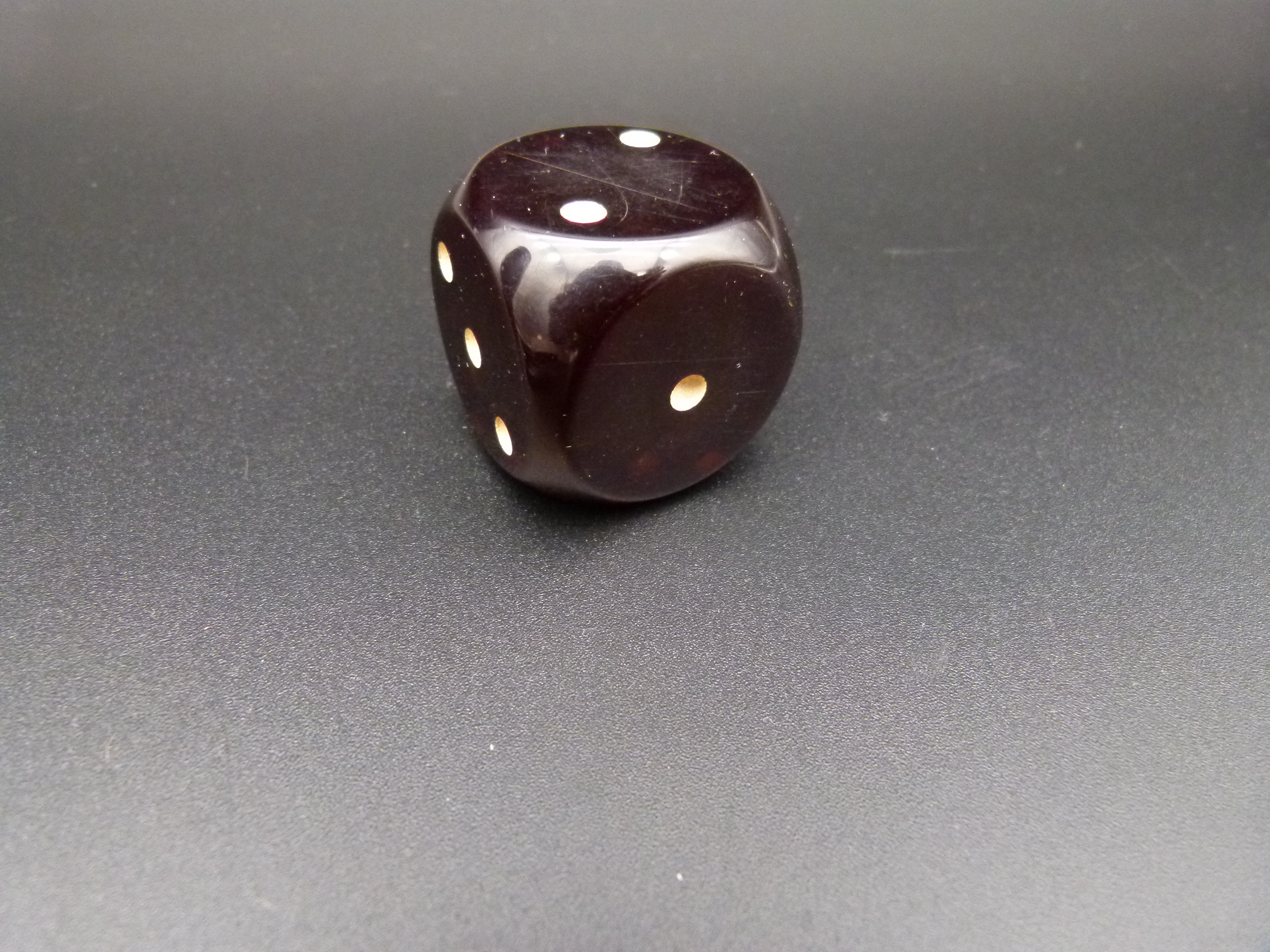 Katalin DDR Wuerfel gruenbraun 3,4 cm 44,87 gramm