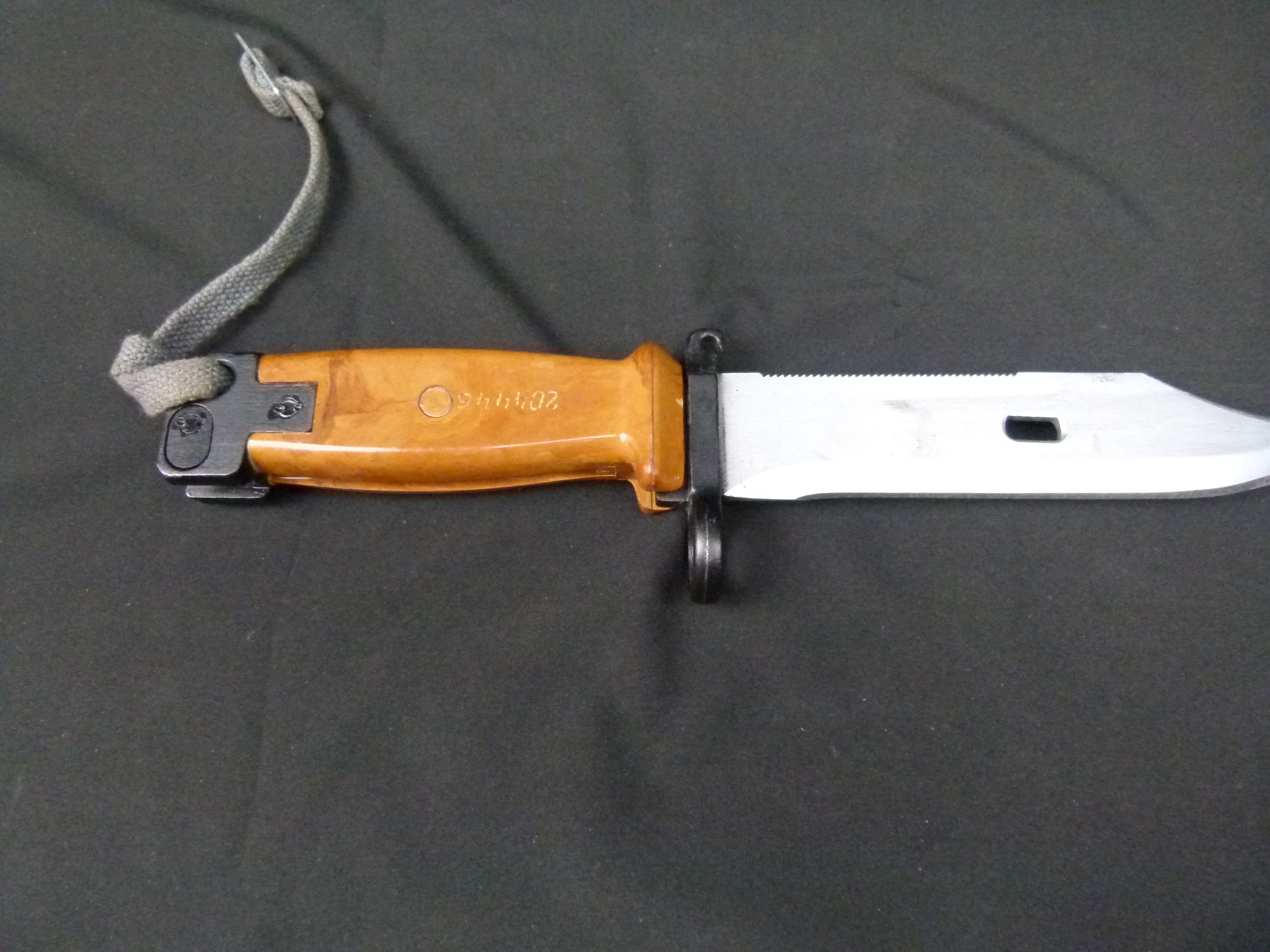 AK47 Bajonett selten brauner Griff mit Ritznummer