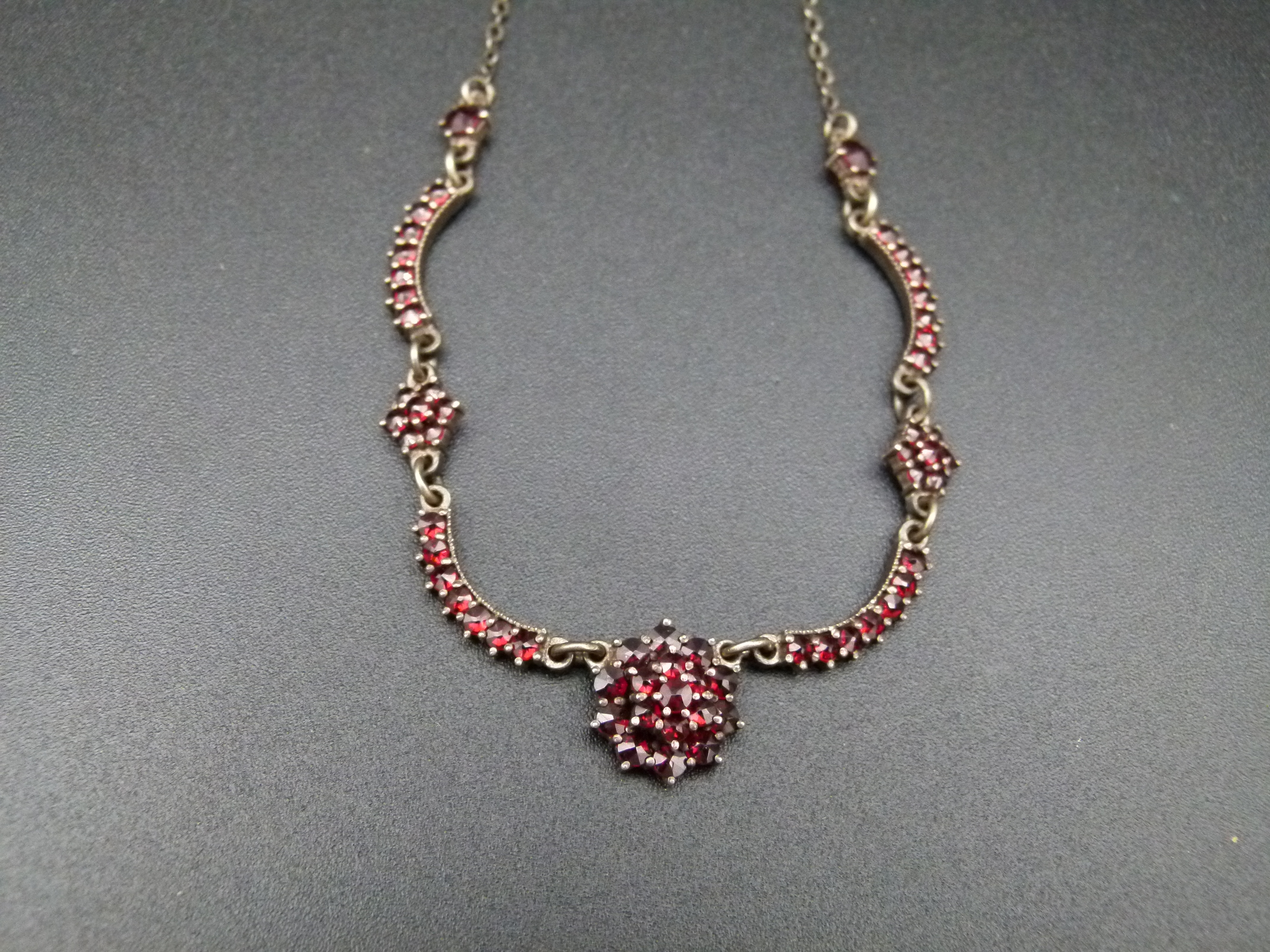 Jugendstil Collier Granate Hasenkopf G2 Punze