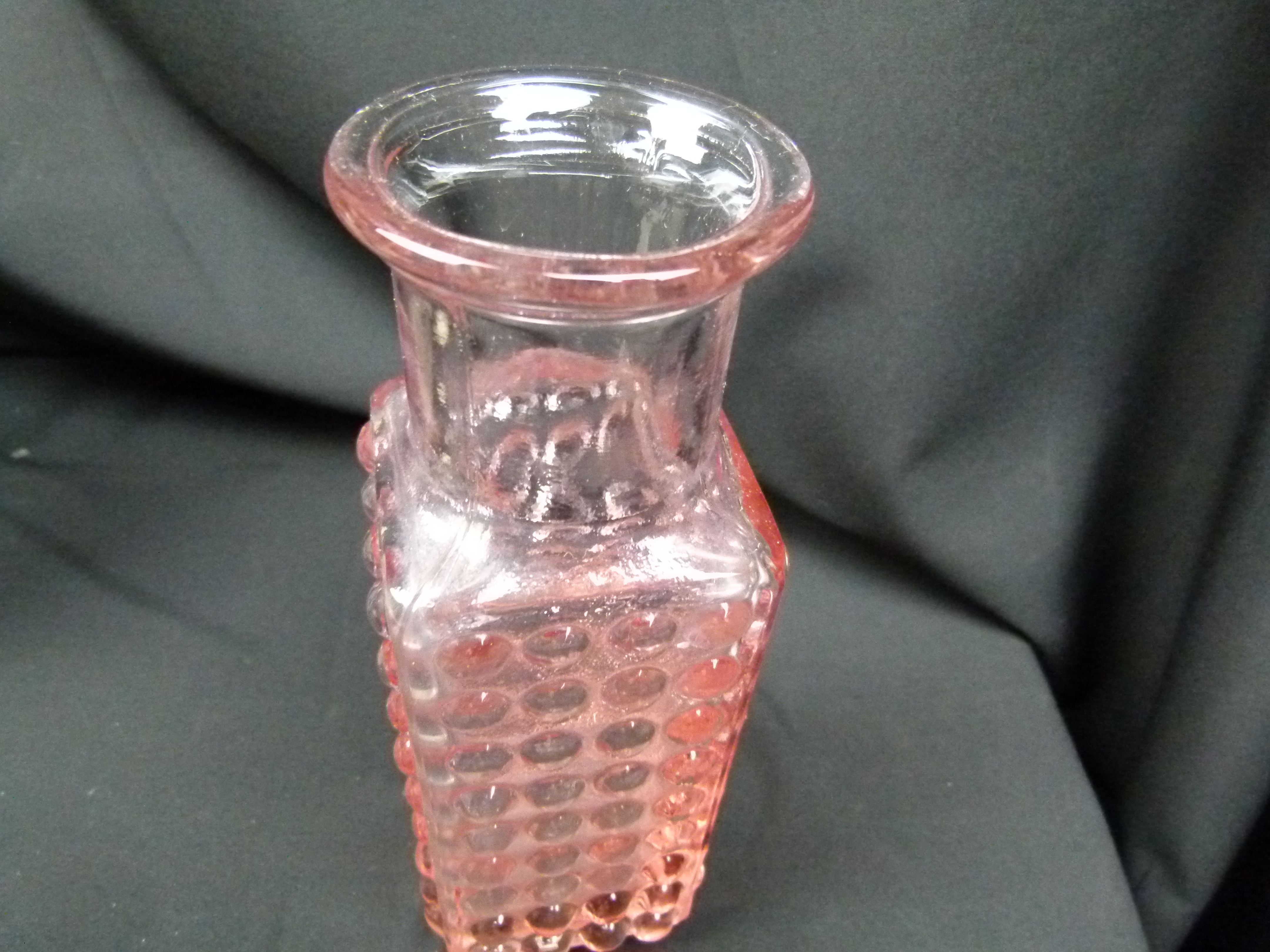 Rosa Pressglas Flasche Warzenglas 60er Jahre