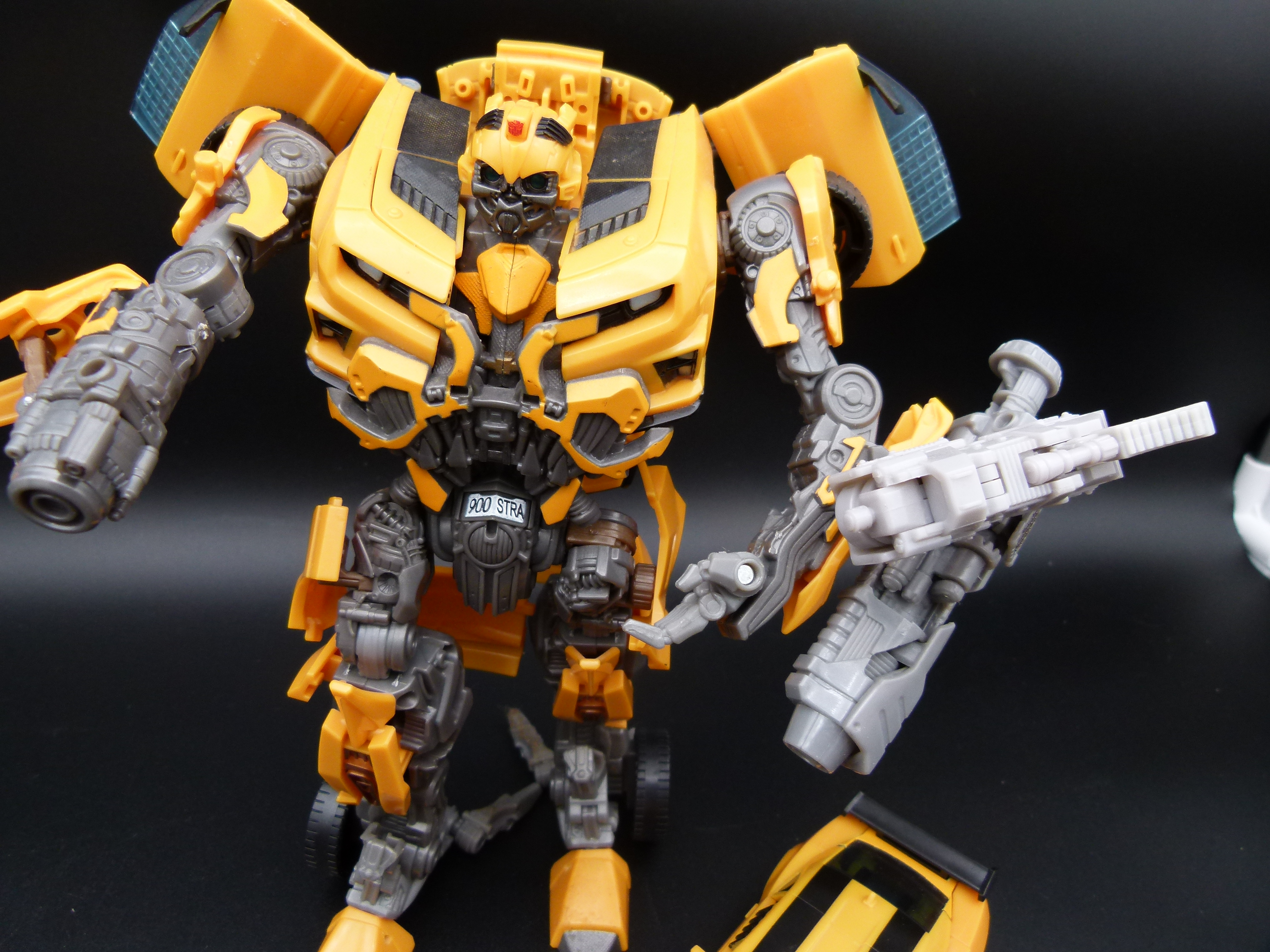 2 Hasbro Bumble Bee Figuren 2010 Transformers