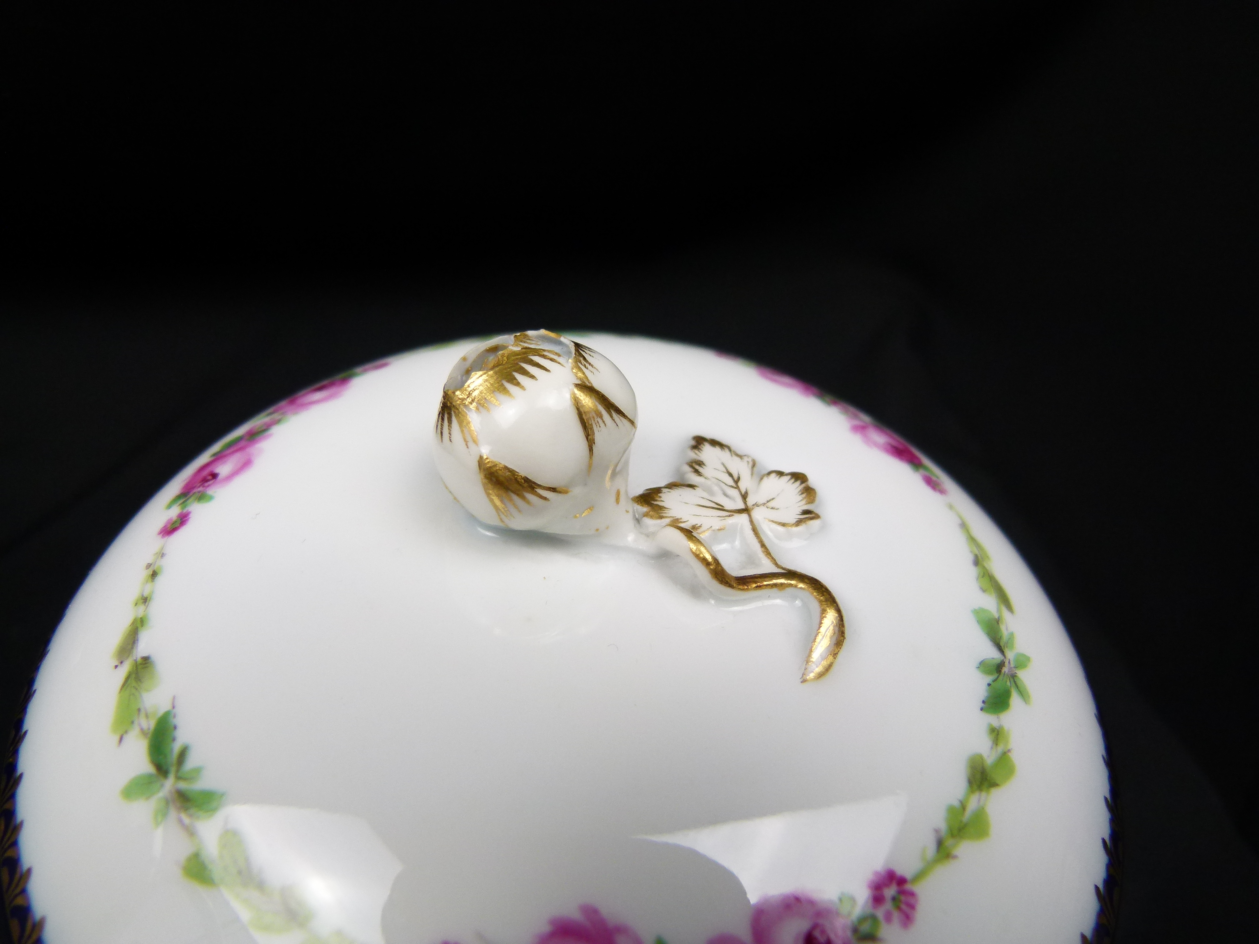 Meissen Zuckerdose Rosenranken Kobaltblau Gold