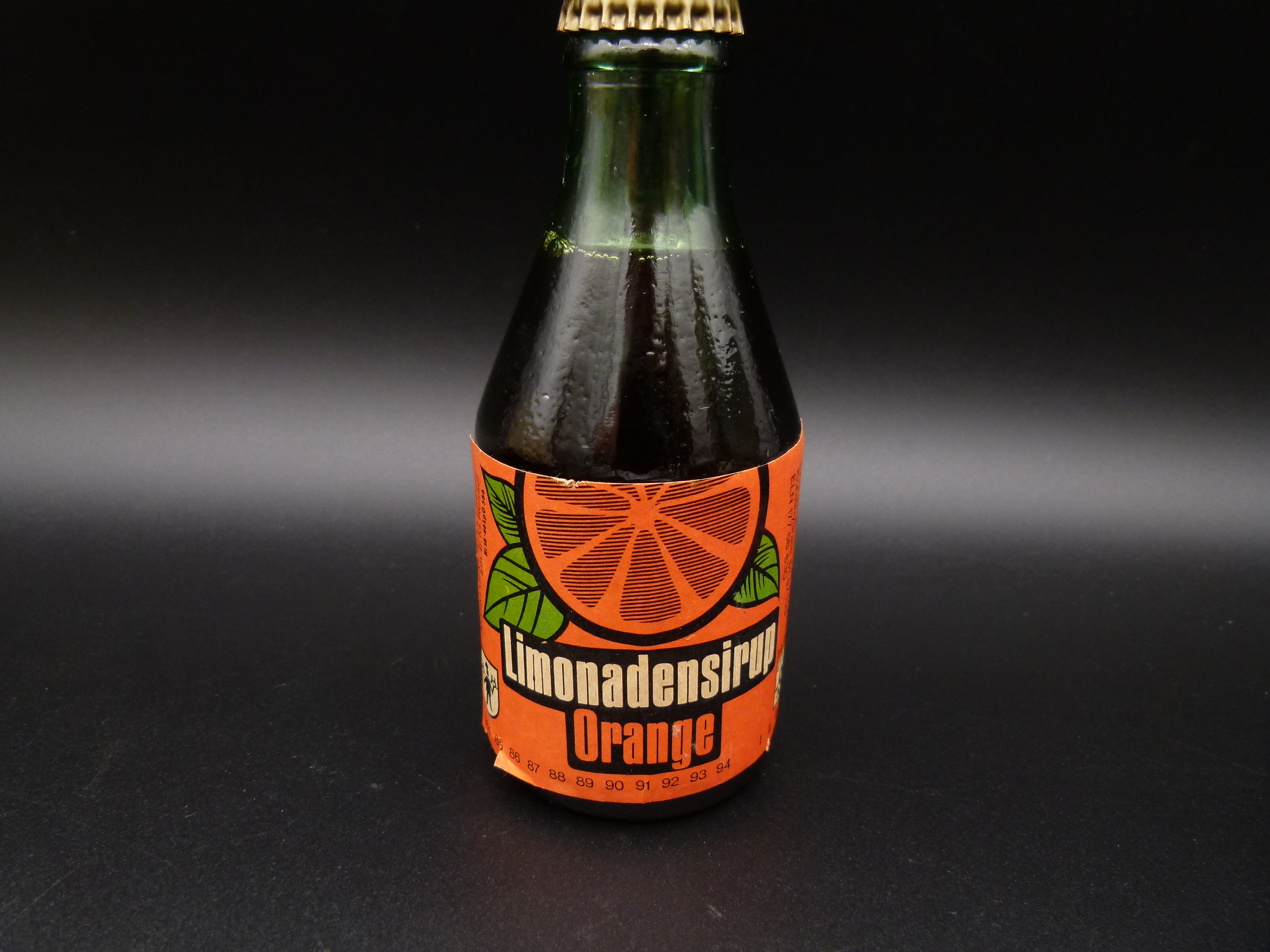 Ungeoeffnete Flasche Limonadensirup Orange DDR