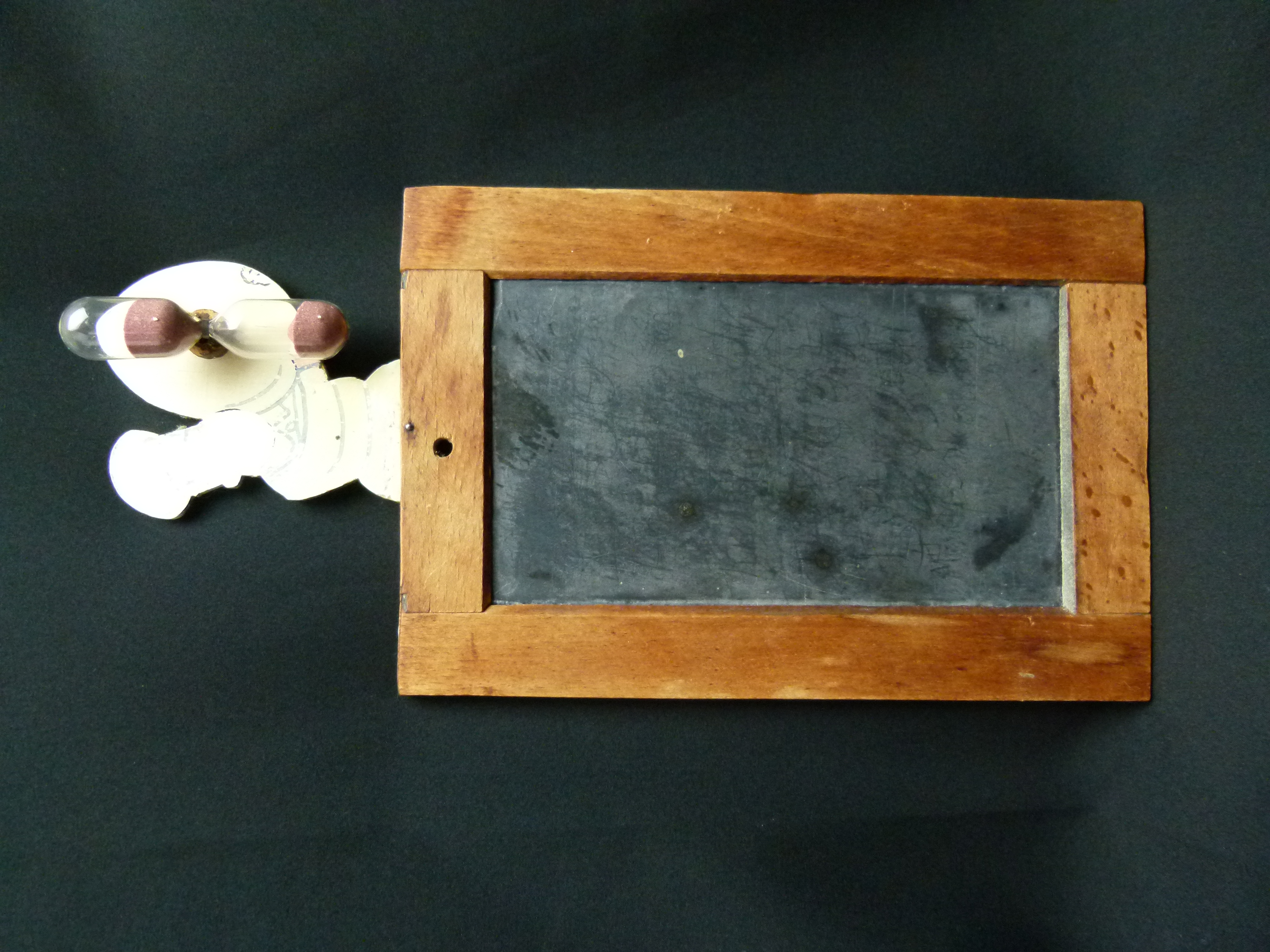 Antike Kuechen Schiefertafel Schreibtafel mit Sanduhr