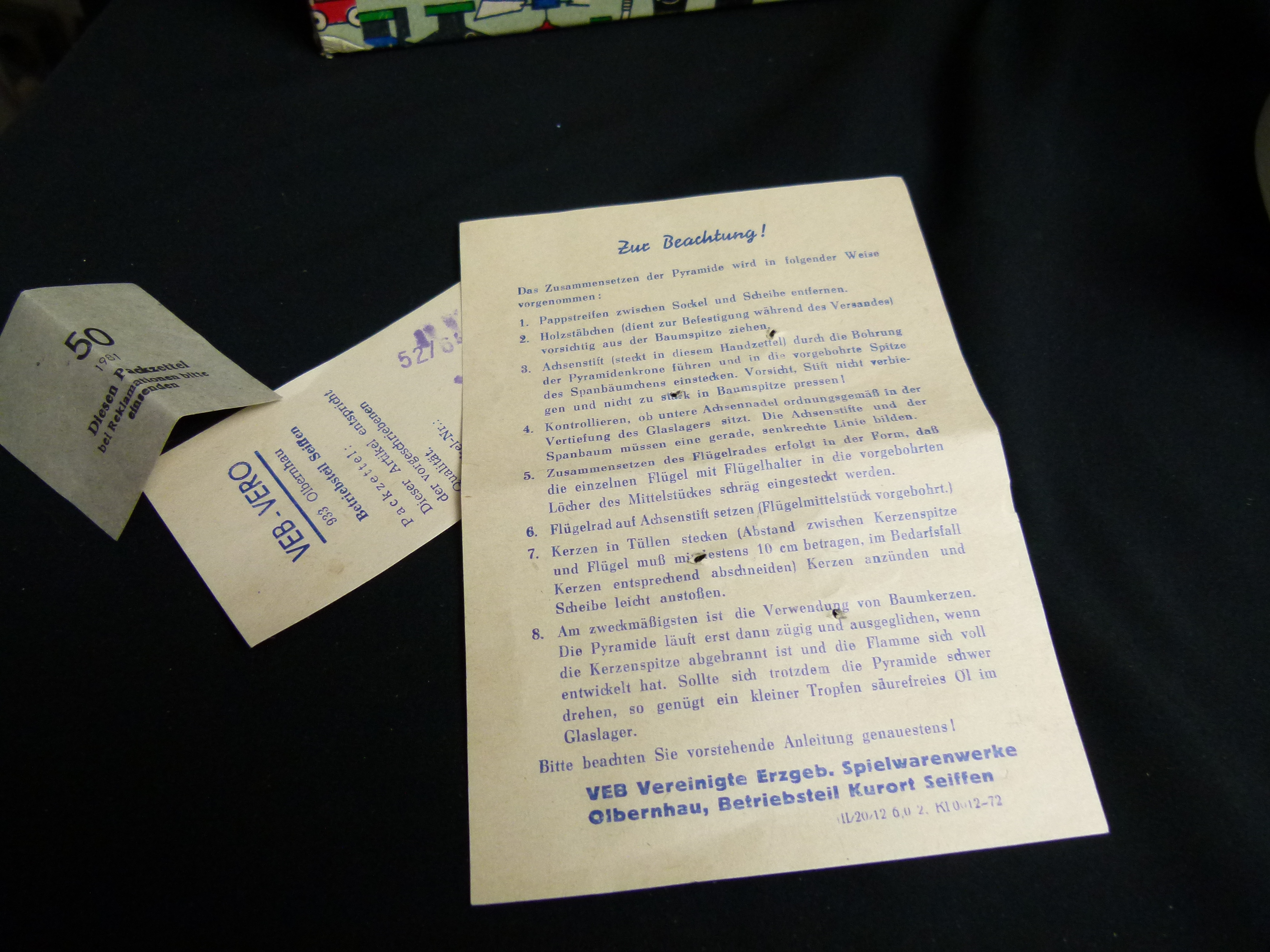 DDR Weihnachtspyramide Kinder mit Schlitten OVP