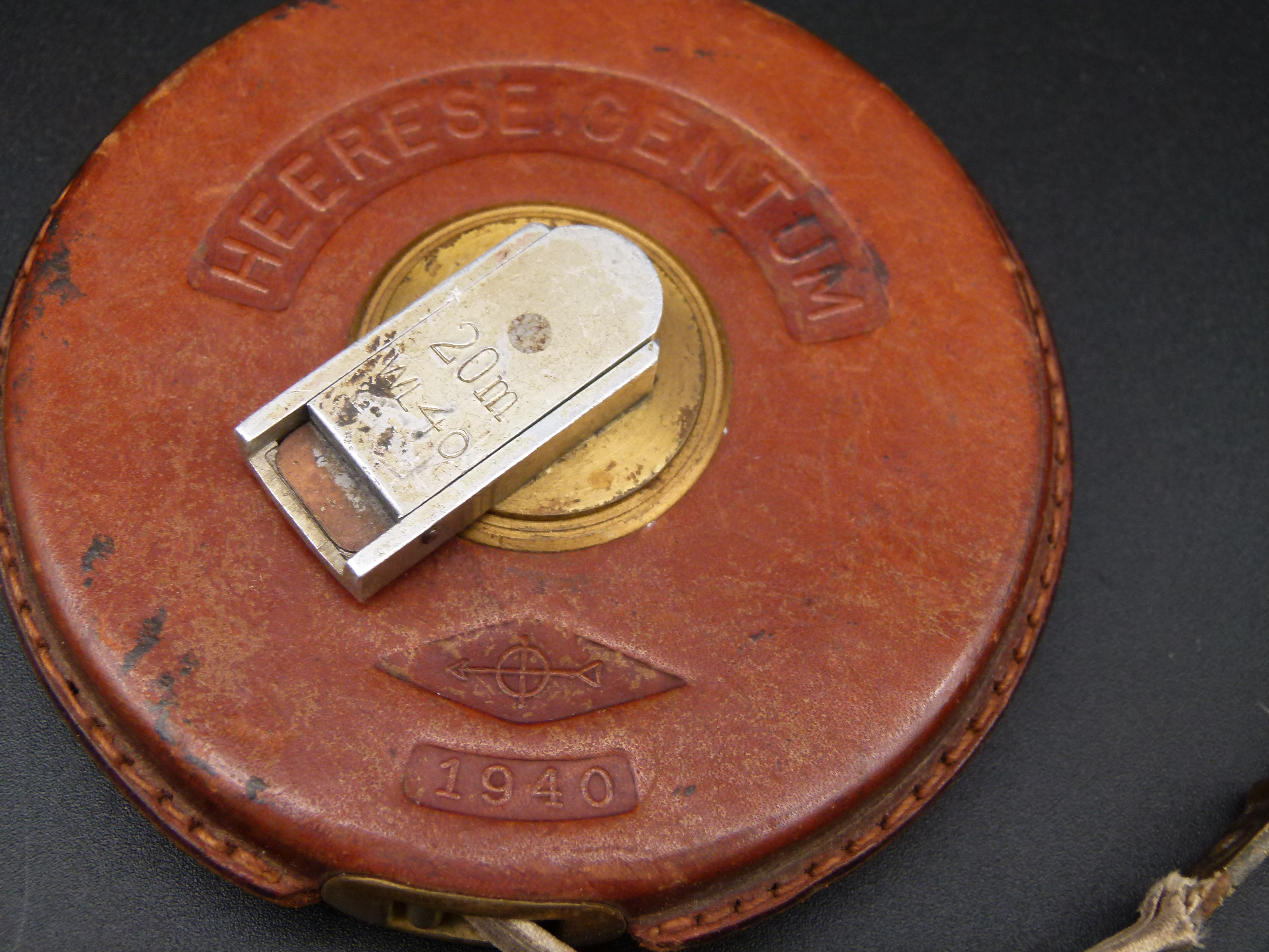 Bandmass Heereseigentum 1940 Rollbandmass