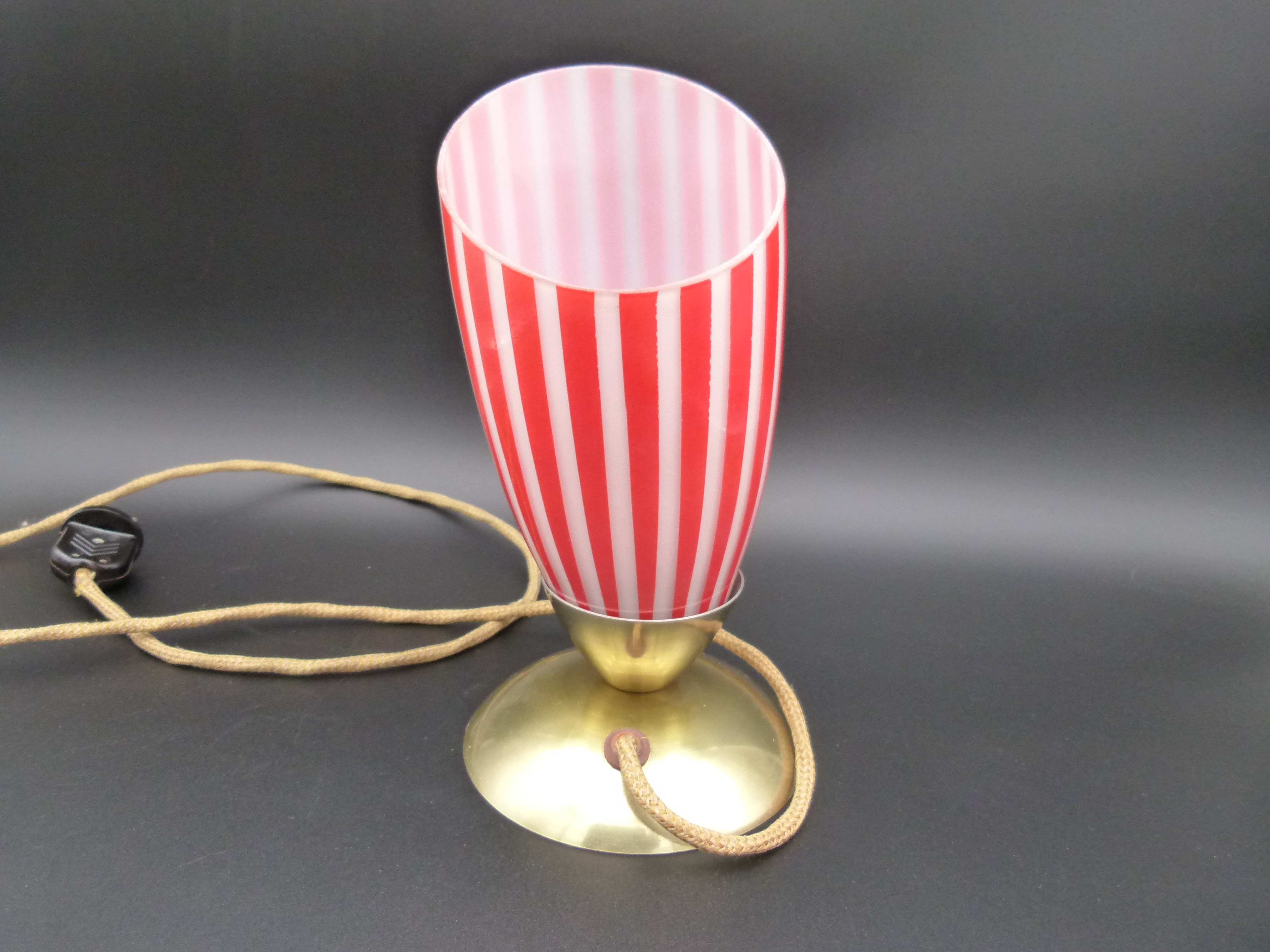 Vintage 60er Nachttisch Tuetenlampe rot weiß