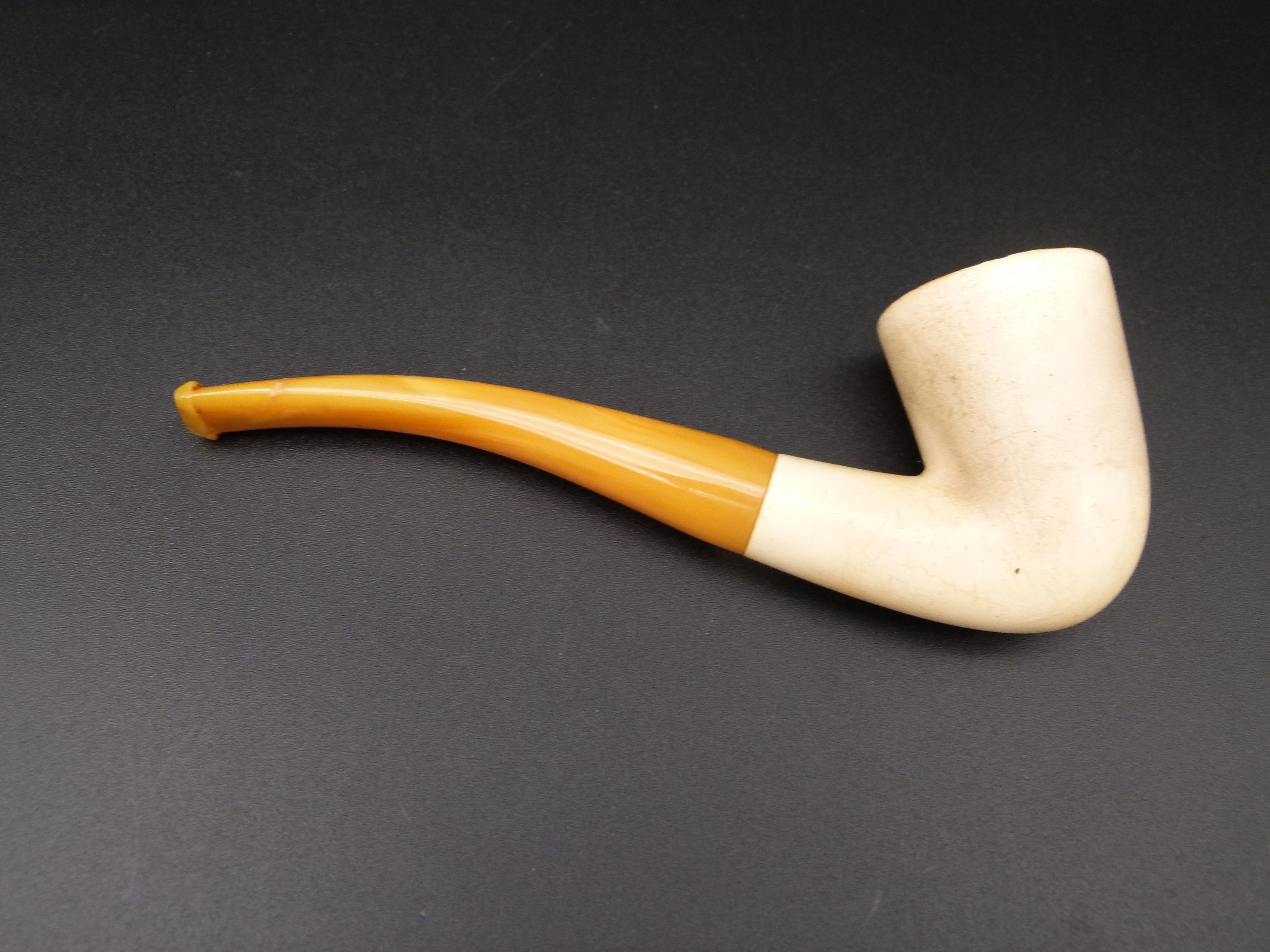 Antike Meerschaumpfeiffe mit Bernstein im Etui