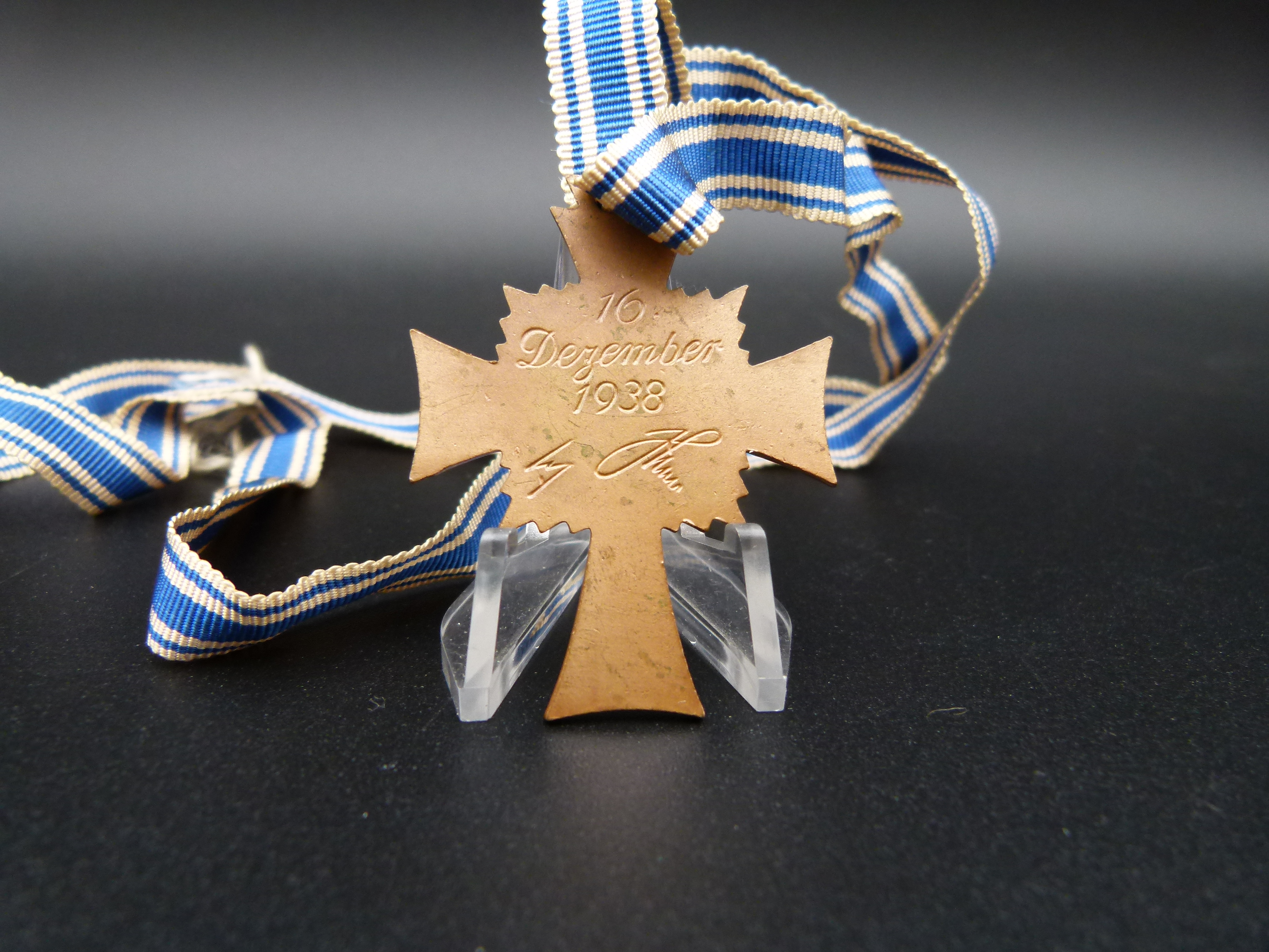 Mutterkreuz in Bronze mit Miniatur