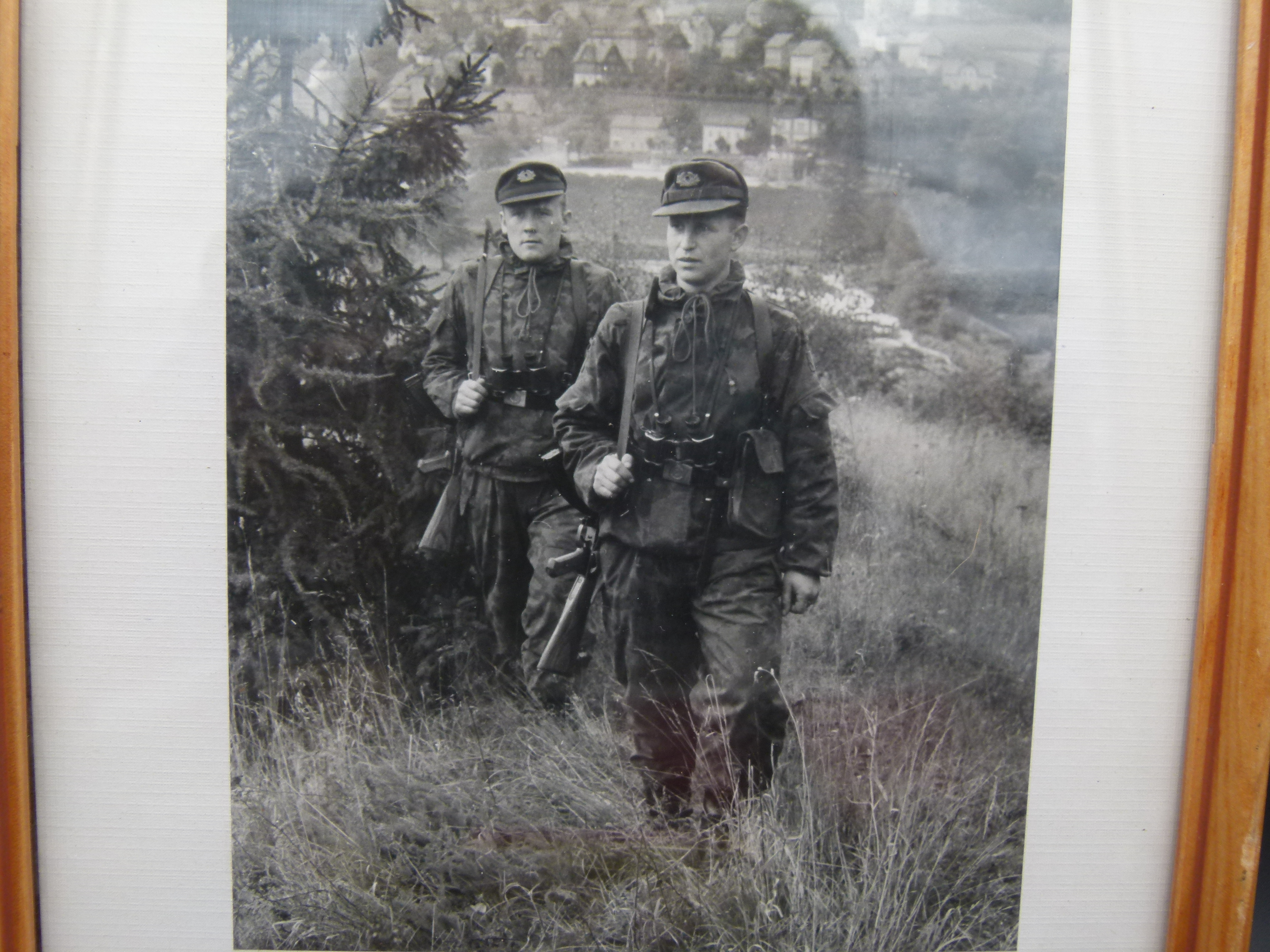 Foto Urkunde Grenz Regiment 11 Fuer Treue Dienste