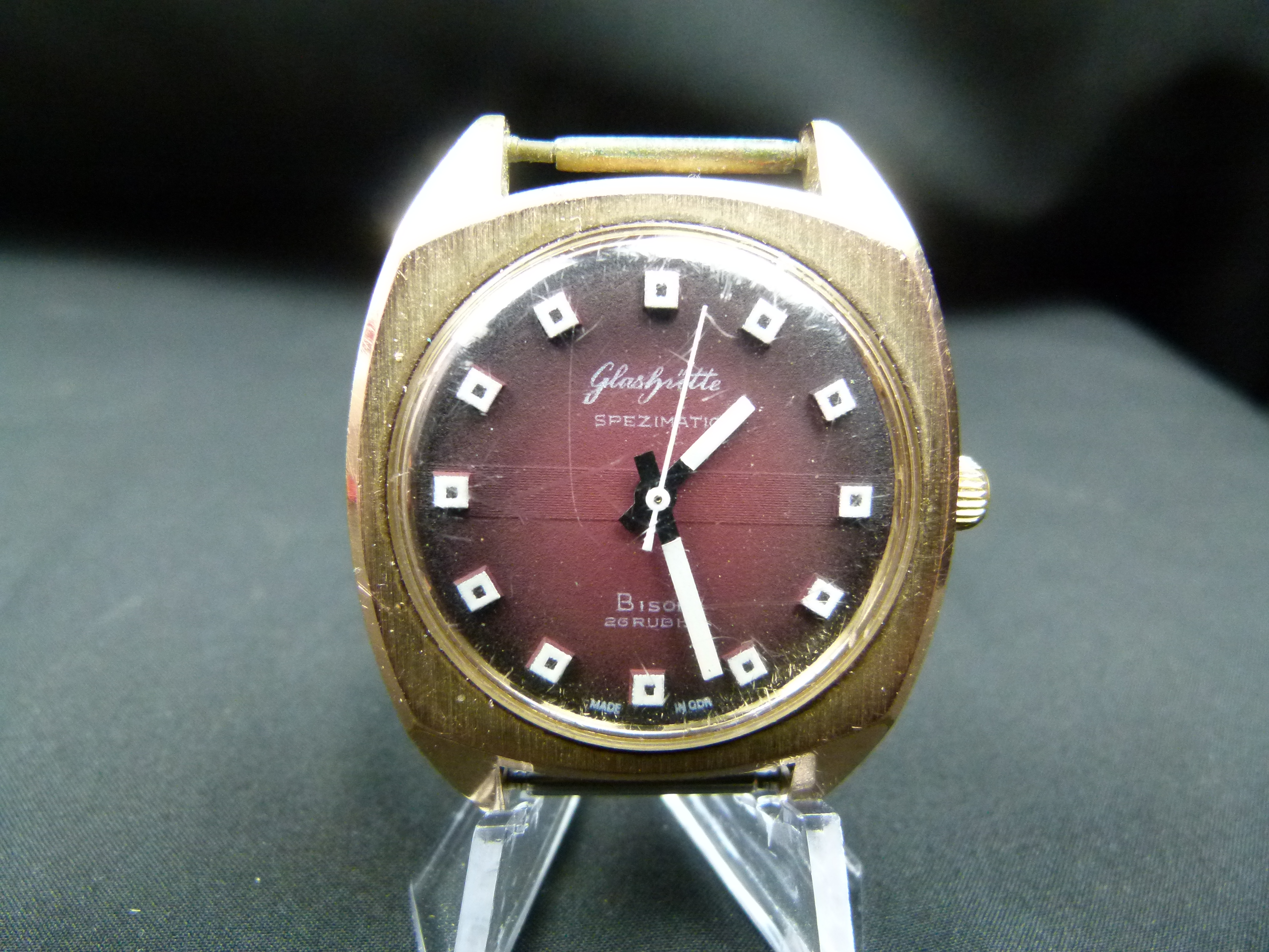 GUB Glashuette Spezimatic mit roten Ziffernblatt