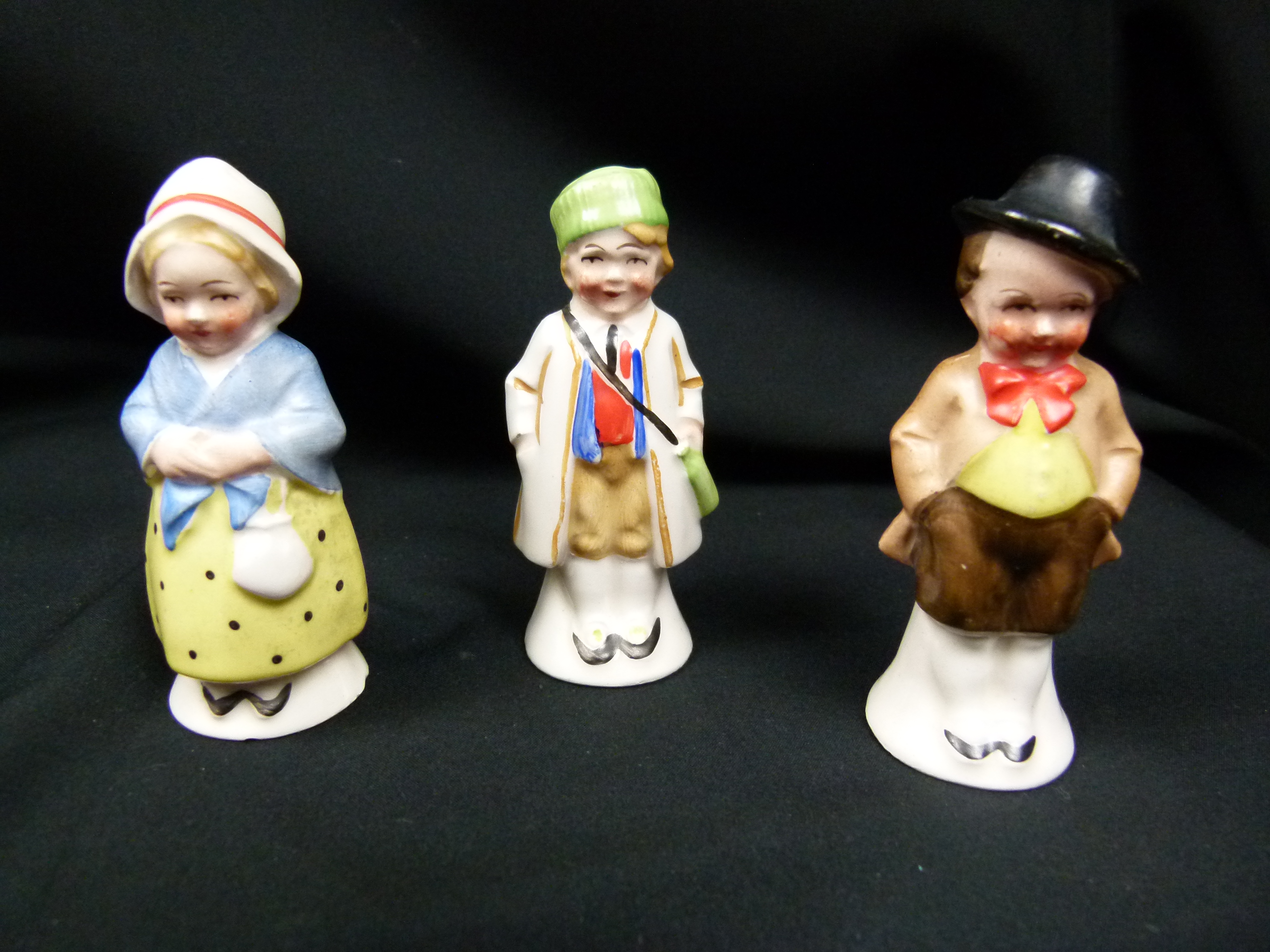 3  Salz Pfefferstreuer Figuren Thueringen Trachten