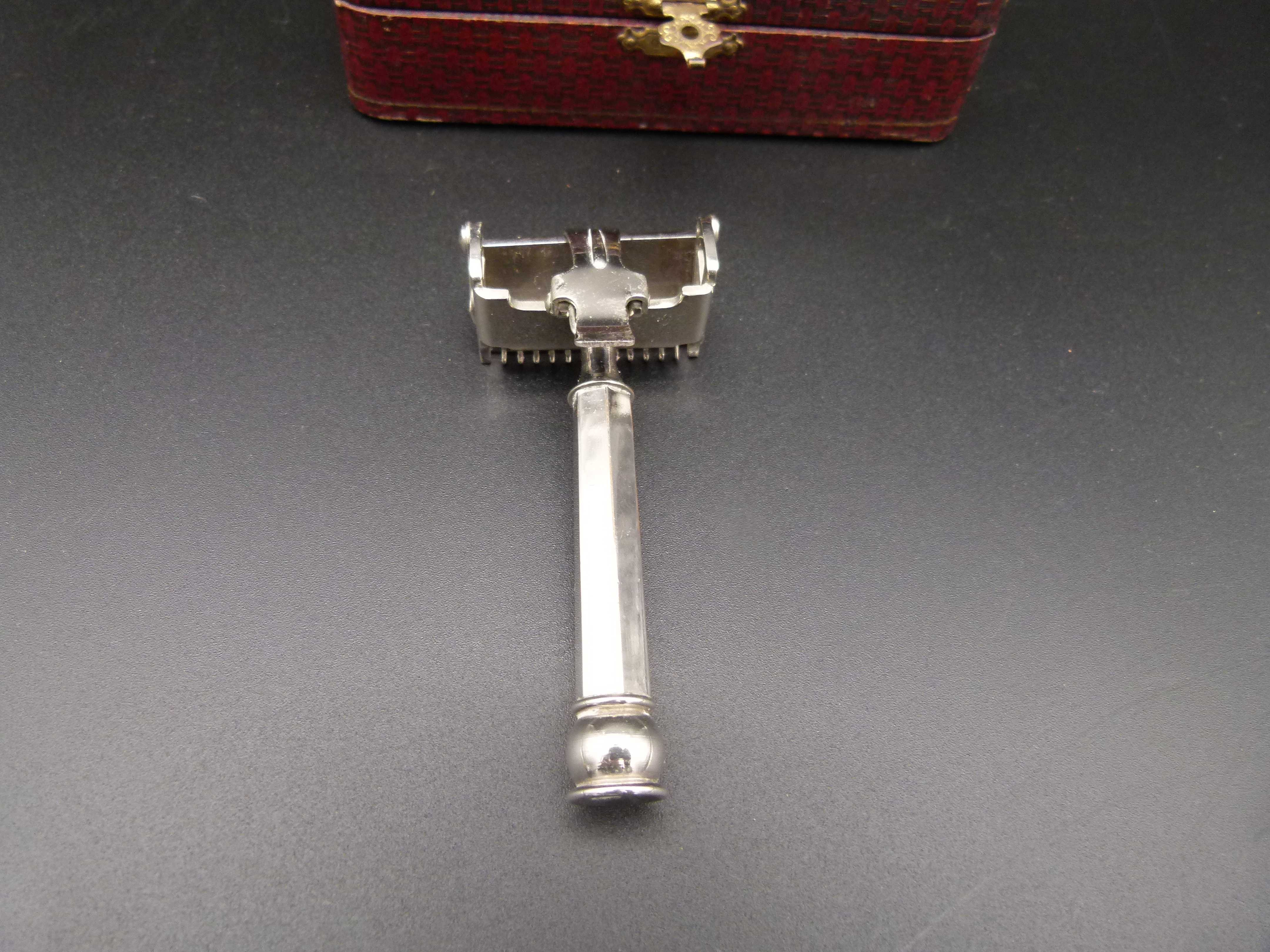 Antiker Rasier Rasierhobel Scherrer Paris 