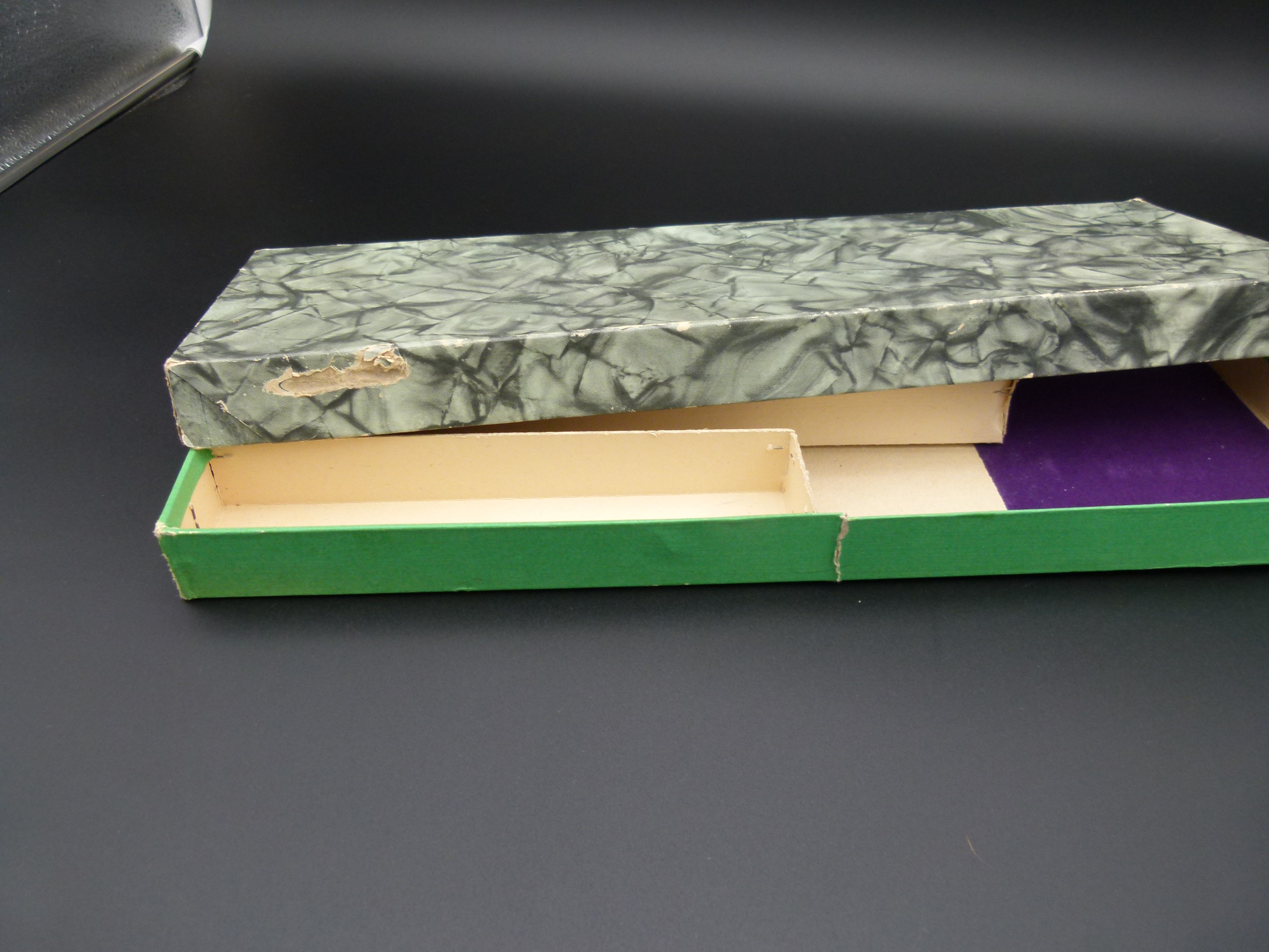 Original Verleihungskarton NVA Offiziersdolch DDR