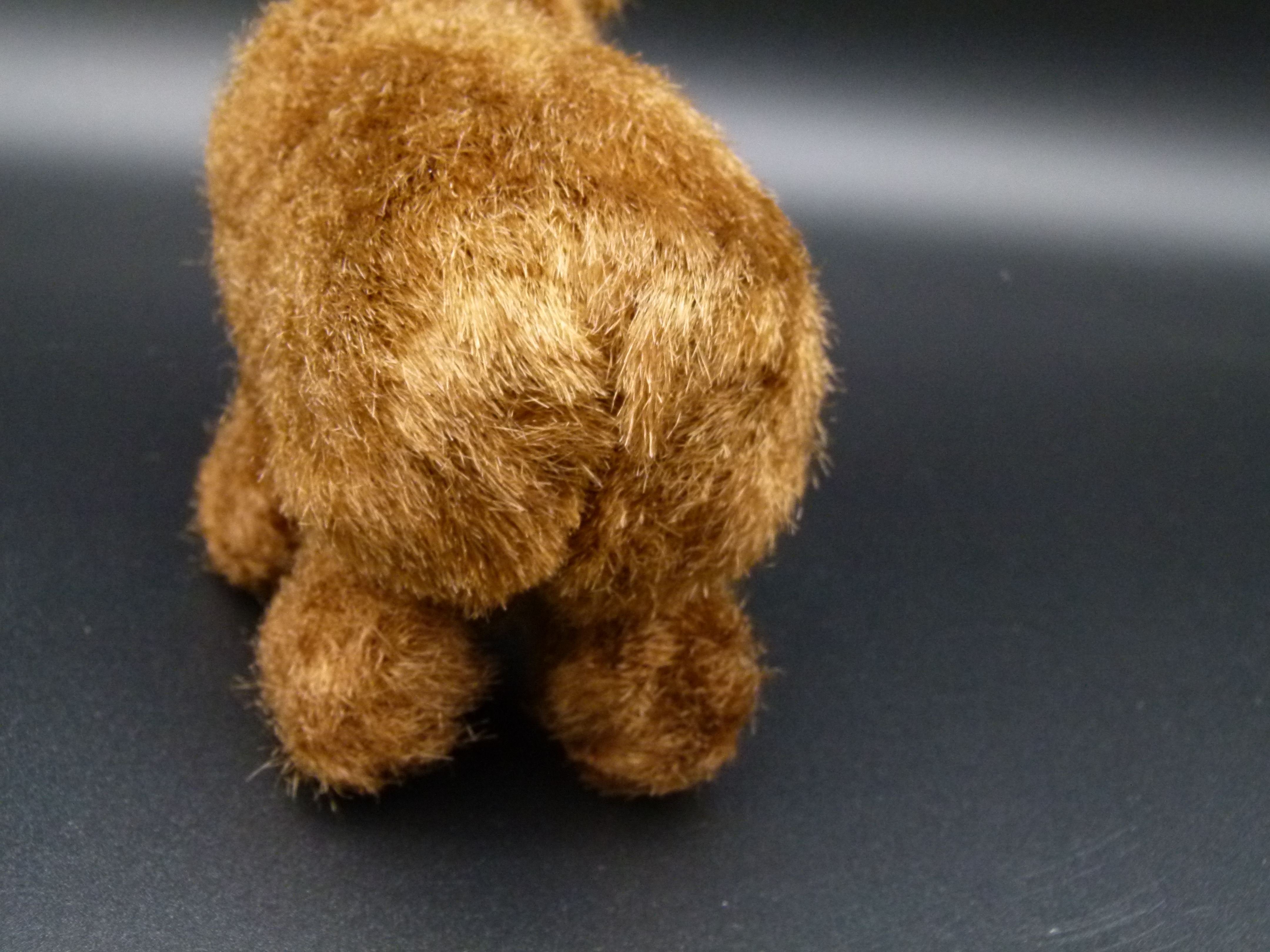 Antiker mechanischer Baer zum aufziehen Tanzbaer