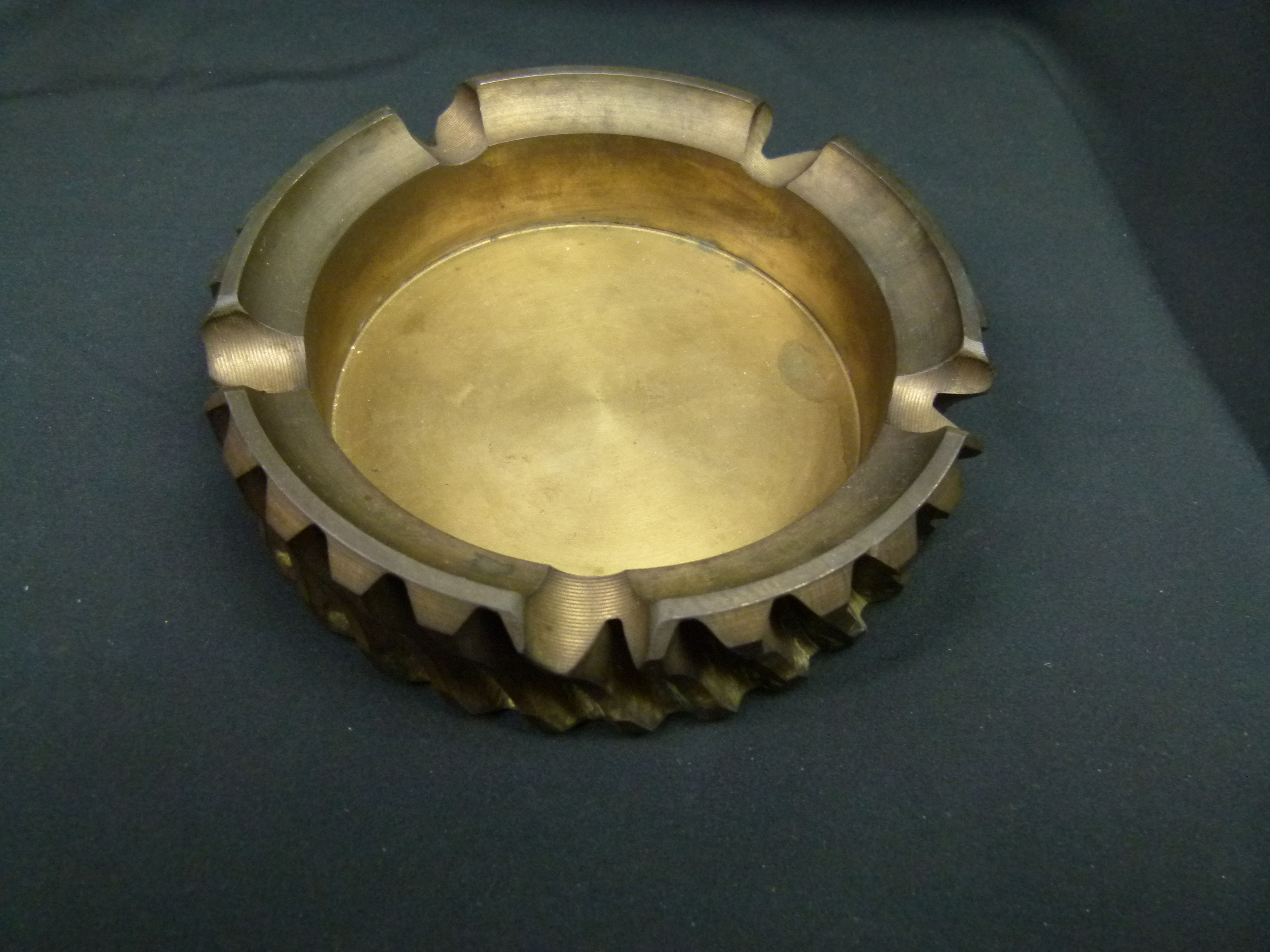 Schneckenzahnrad Aschenbecher Industrie Design 