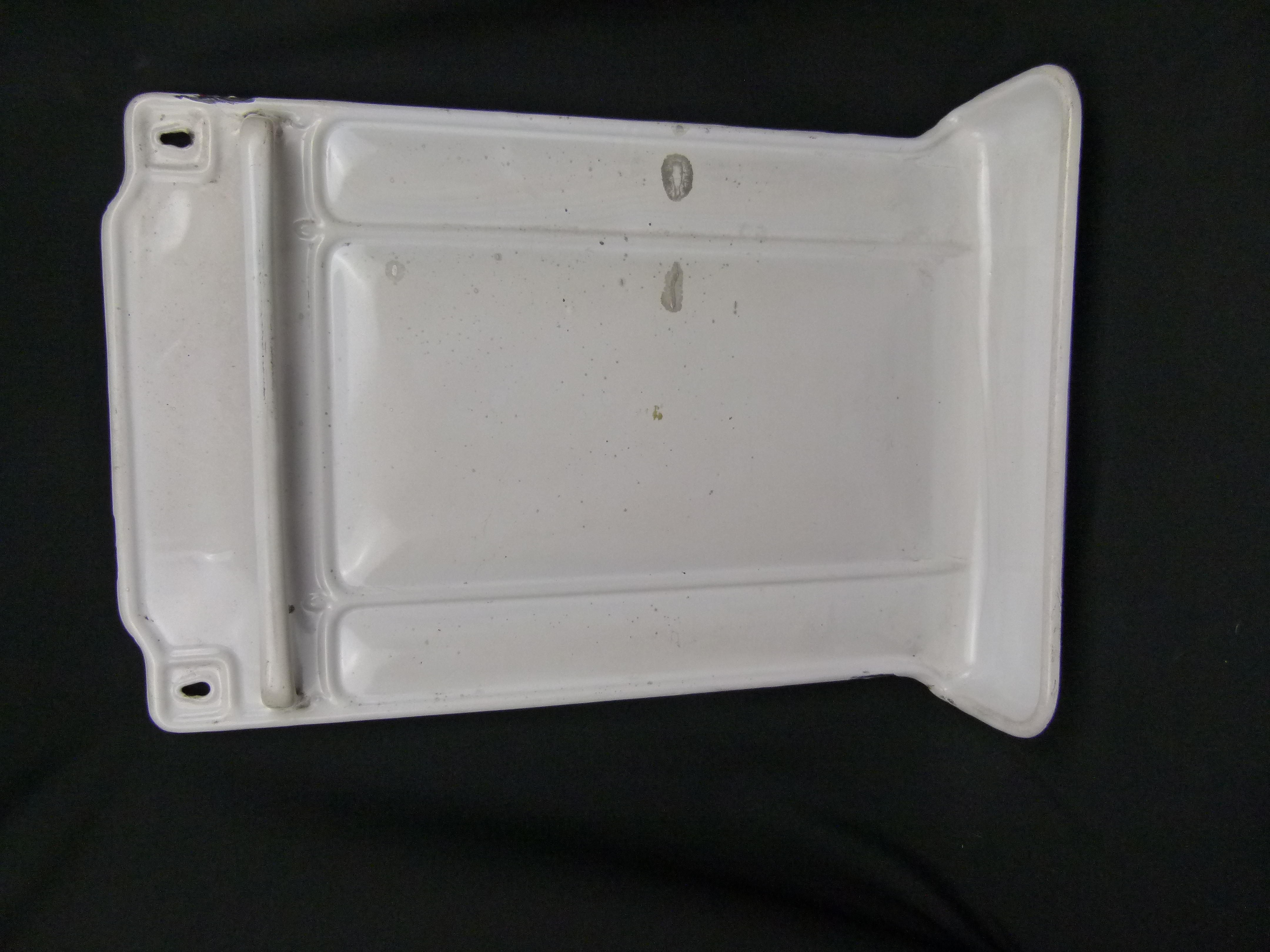 Antikes emailliertes Loeffelblech Schoepfkellenhalter