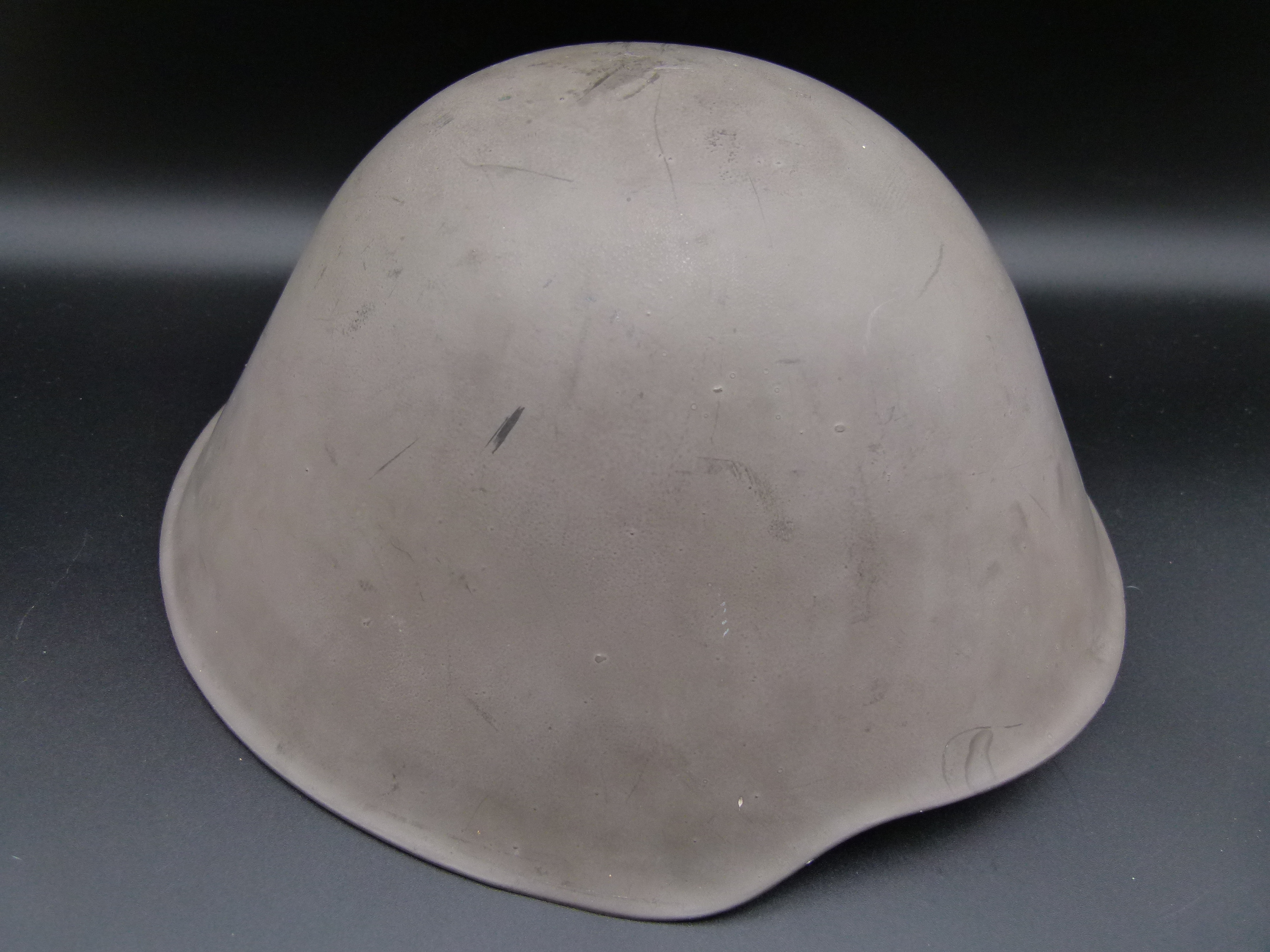 Stahlhelm der NVA getragenes original 1976 grau