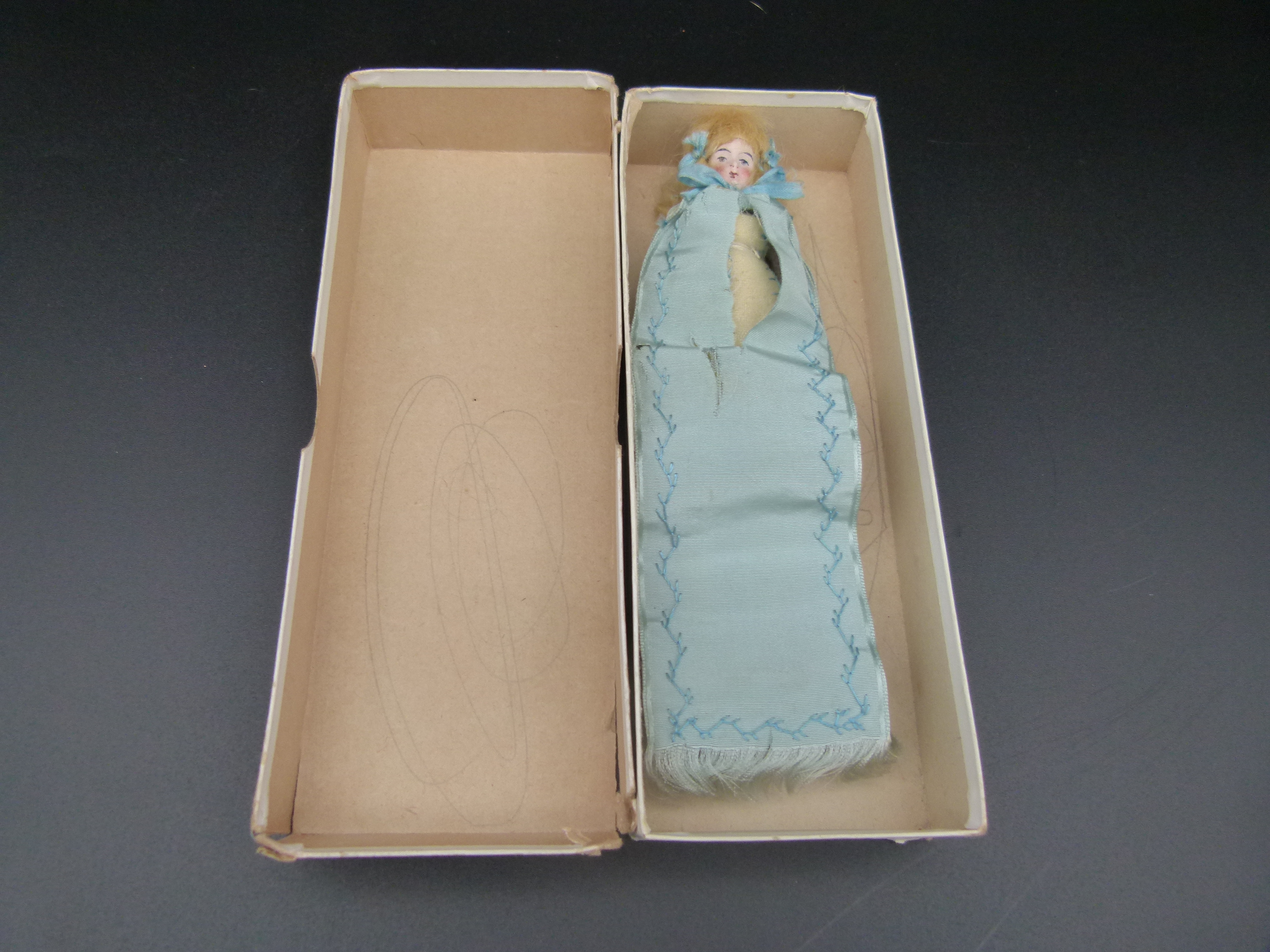 Antike Nadelkissenpuppe in OVP Goeggingen 