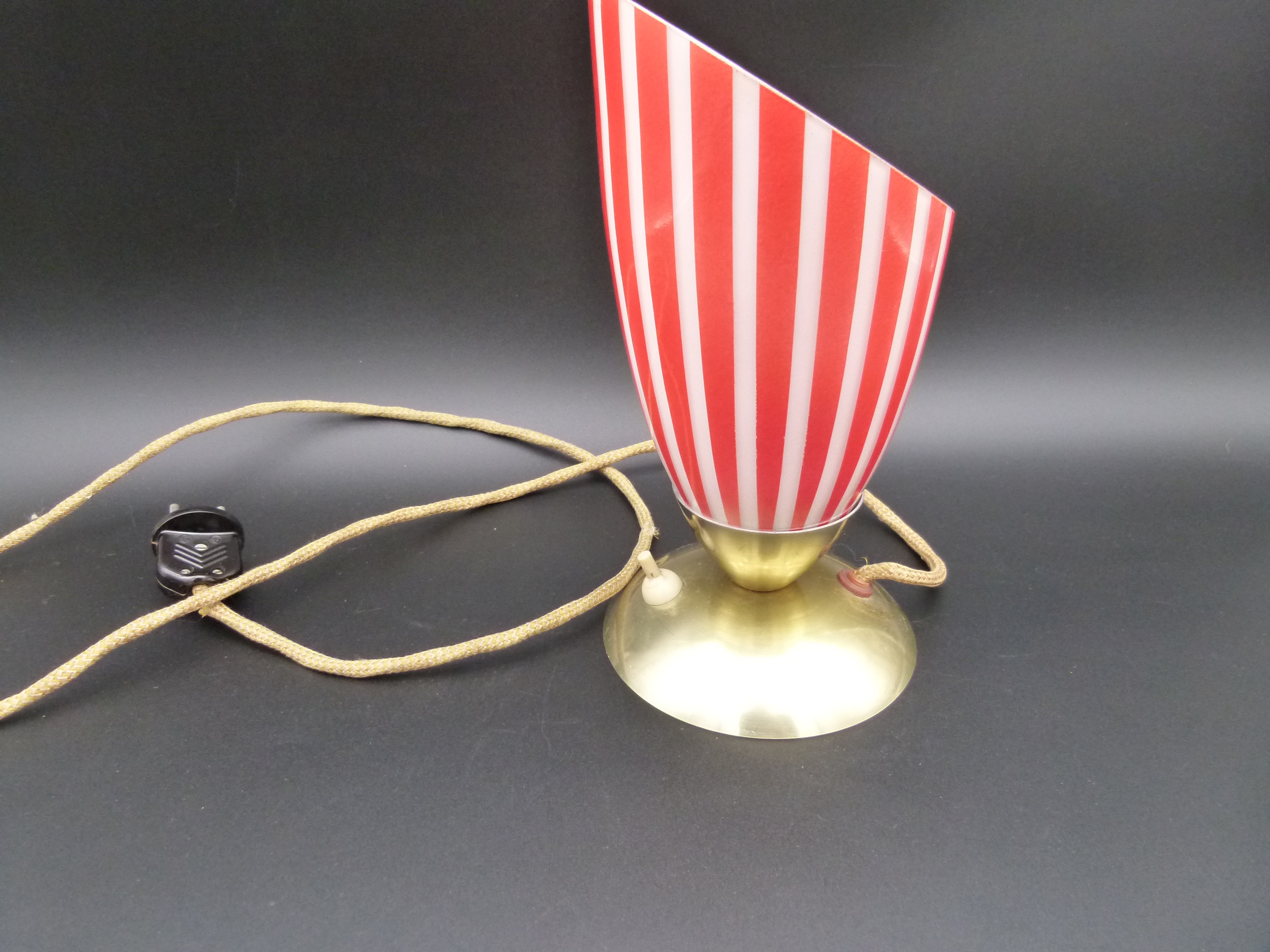 Vintage 60er Nachttisch Tuetenlampe rot weiß
