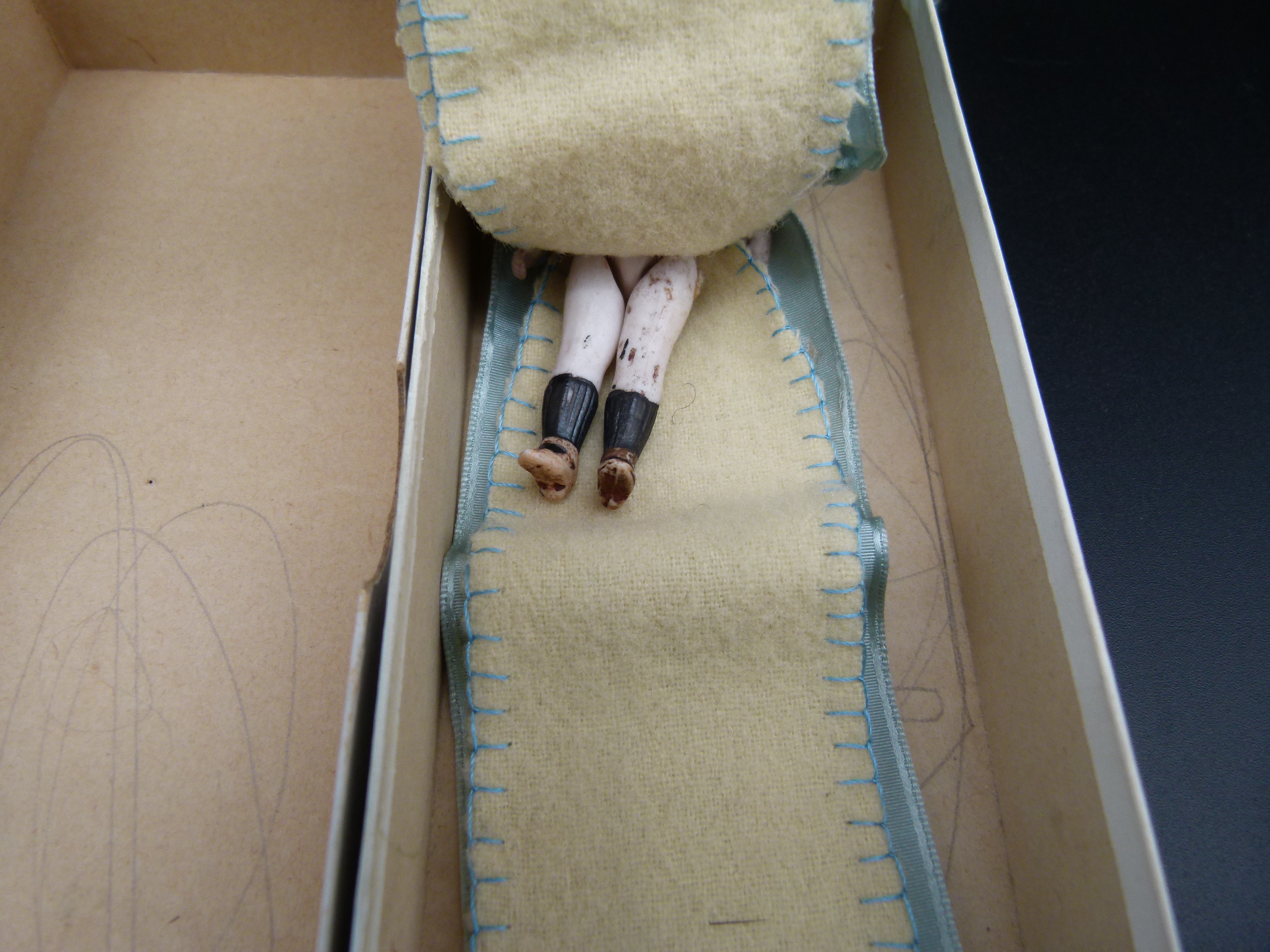 Antike Nadelkissenpuppe in OVP Goeggingen 