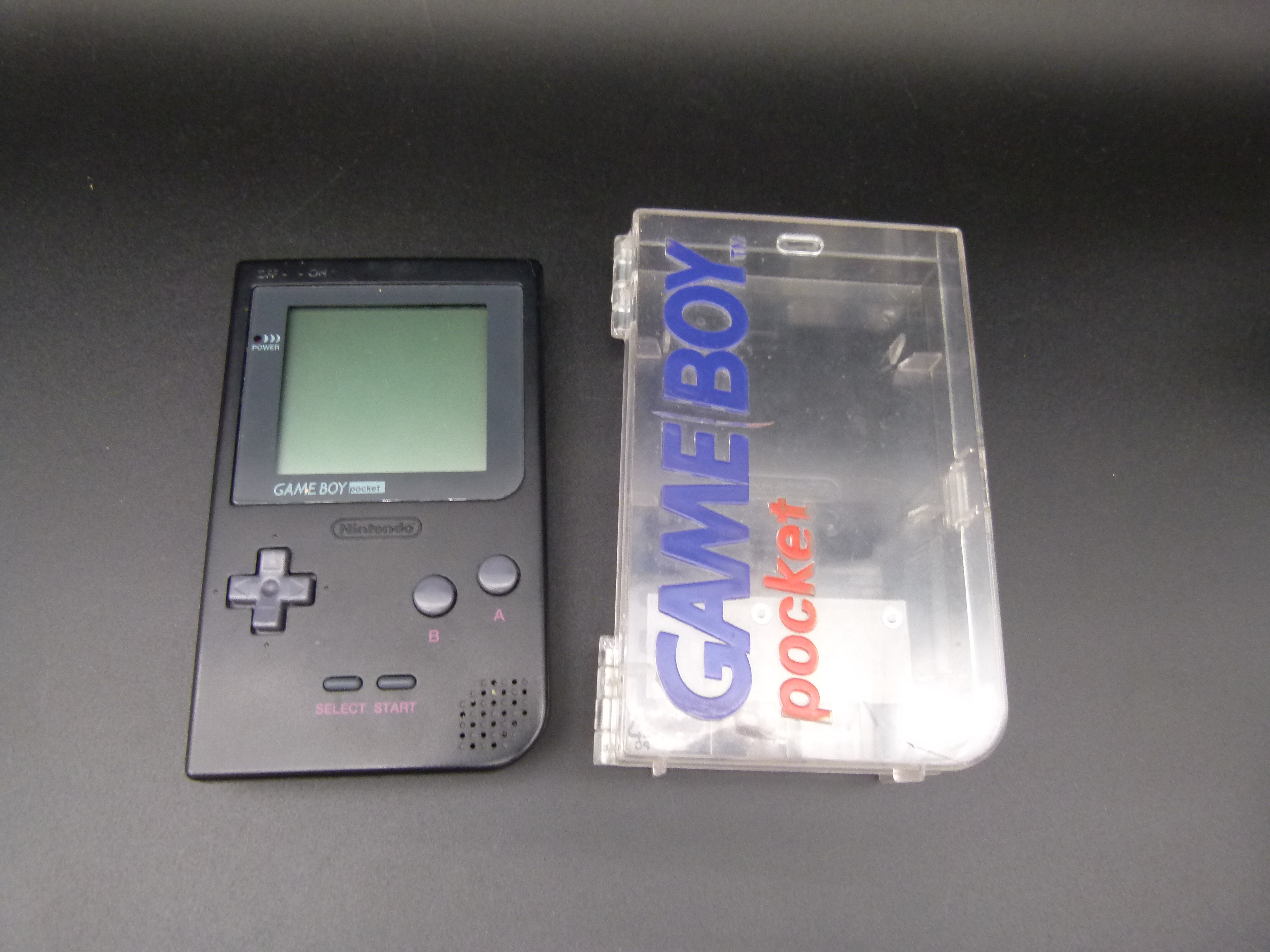 Nintendo Game Boy Pocket schwarz mit Huelle