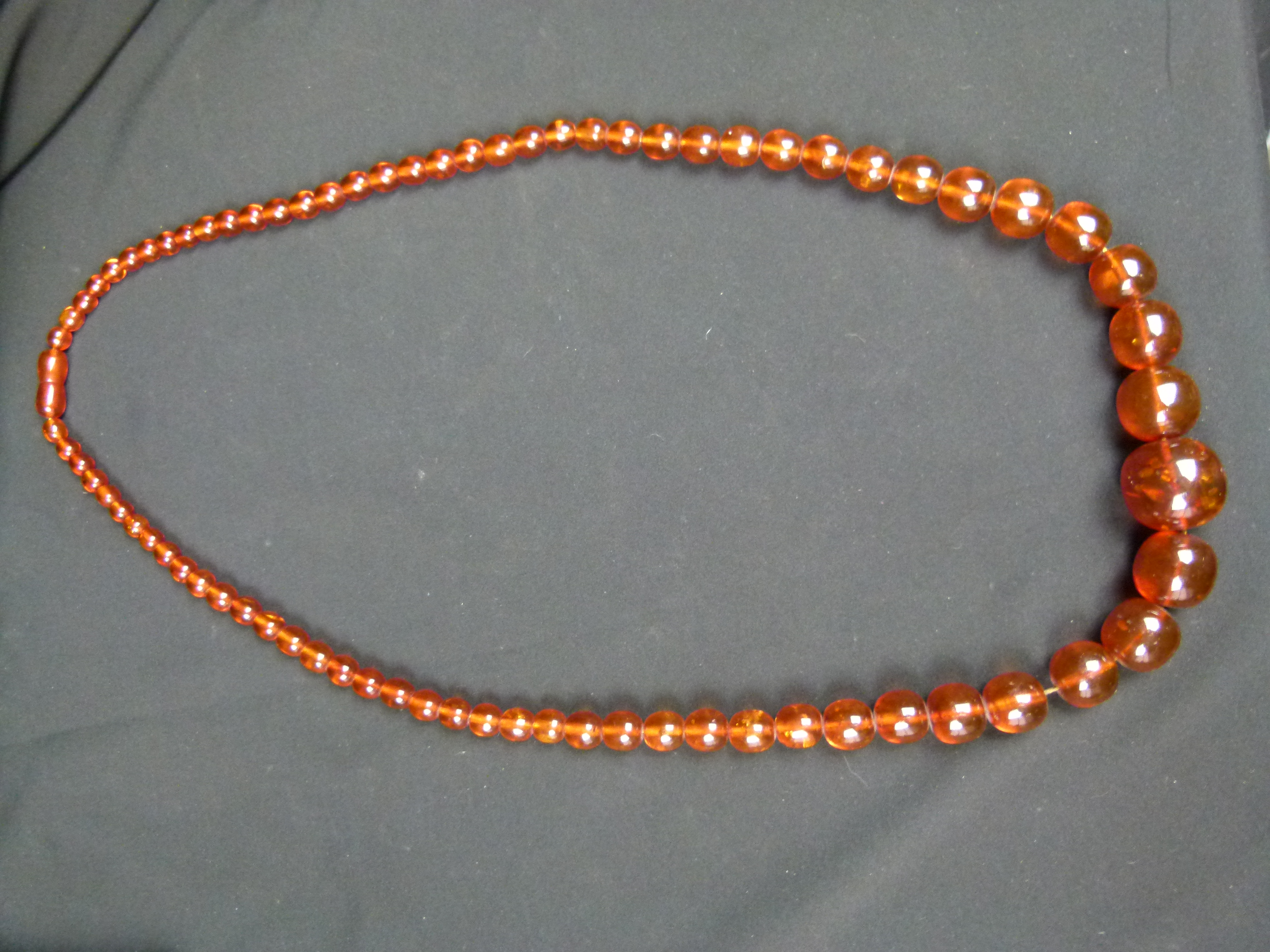 Alte Bakelit Halskette Kugeln Oliven Bernsteinfarben