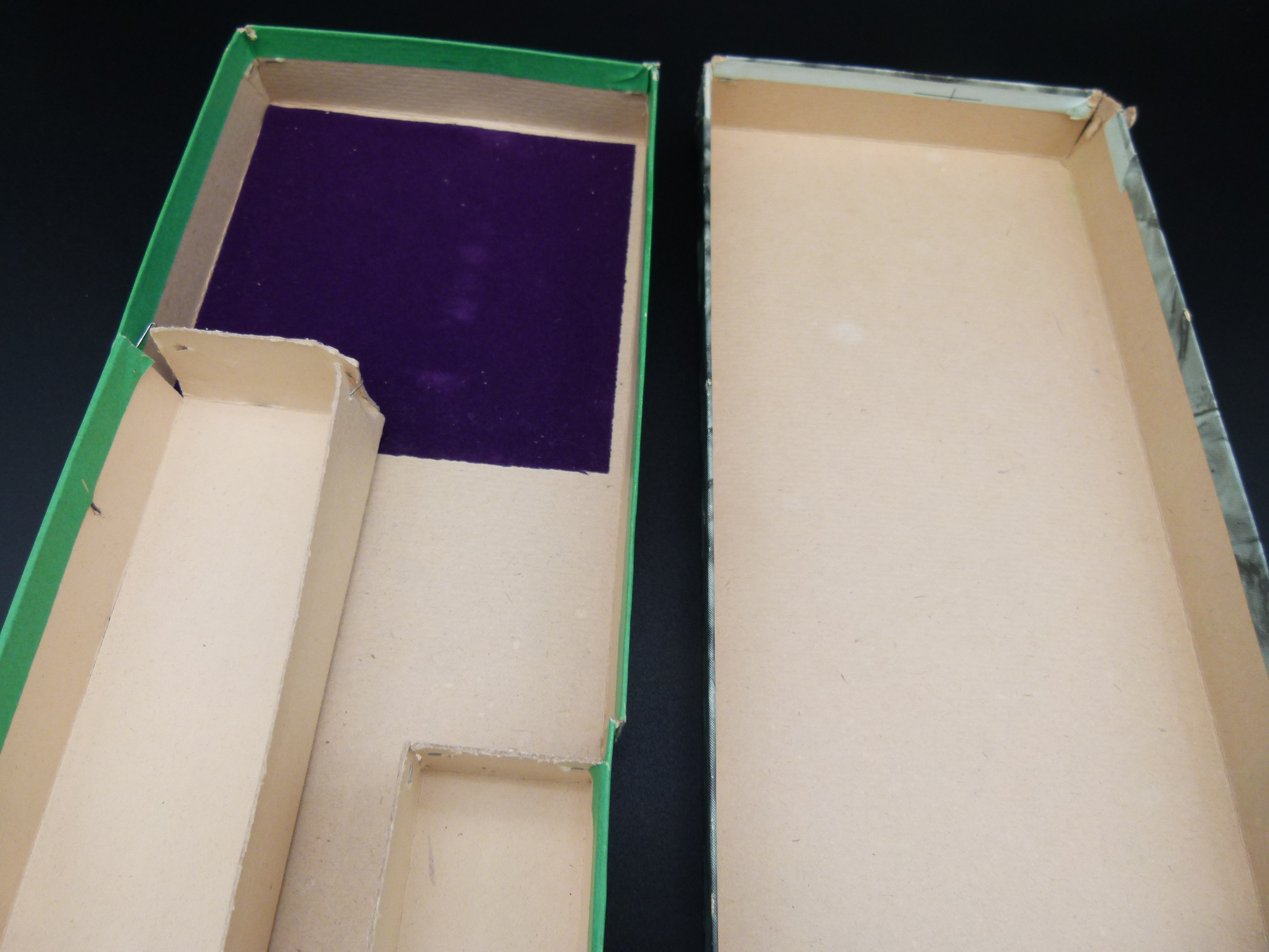 Original Verleihungskarton NVA Offiziersdolch DDR