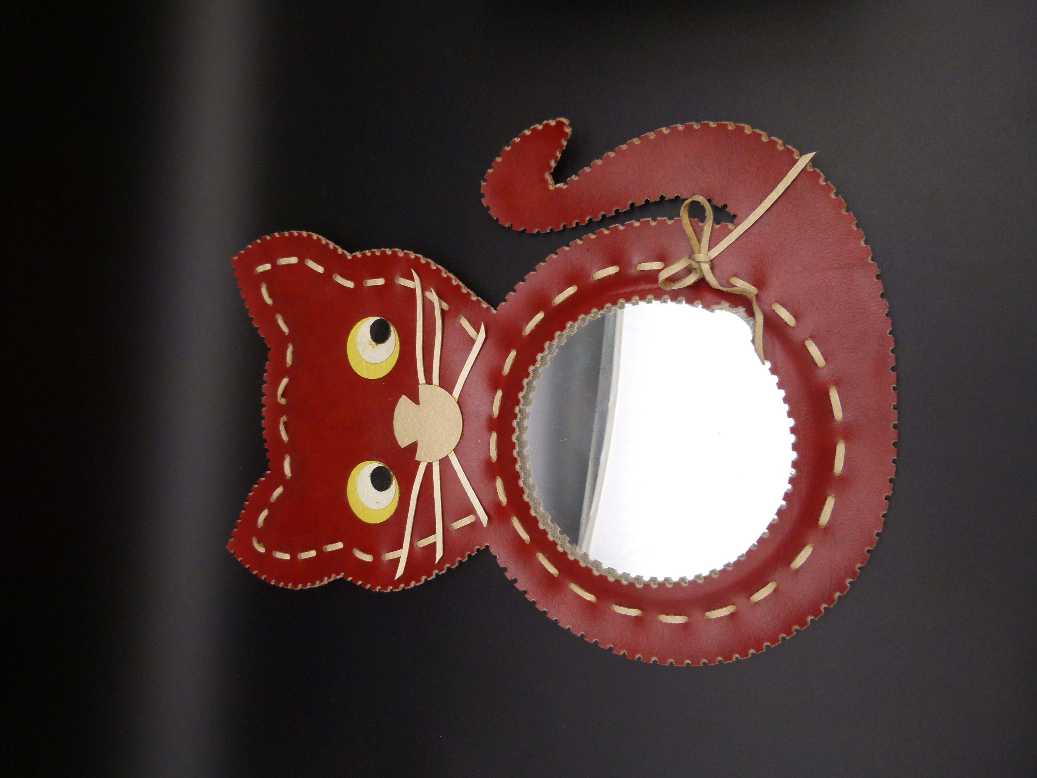 Seltener DDR Kinderspiegel Katze Leder mit Spiegel