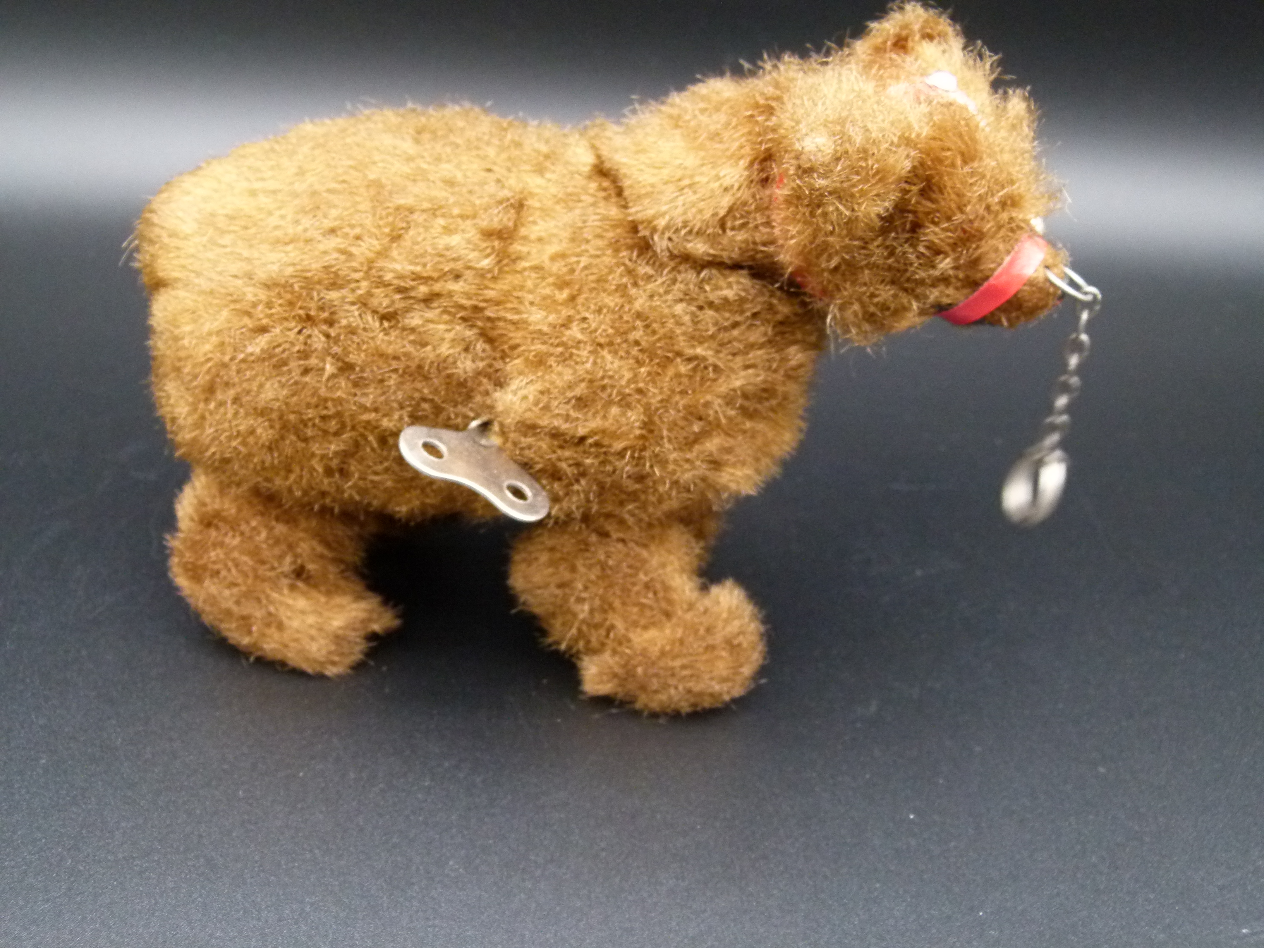 Antiker mechanischer Baer zum aufziehen Tanzbaer