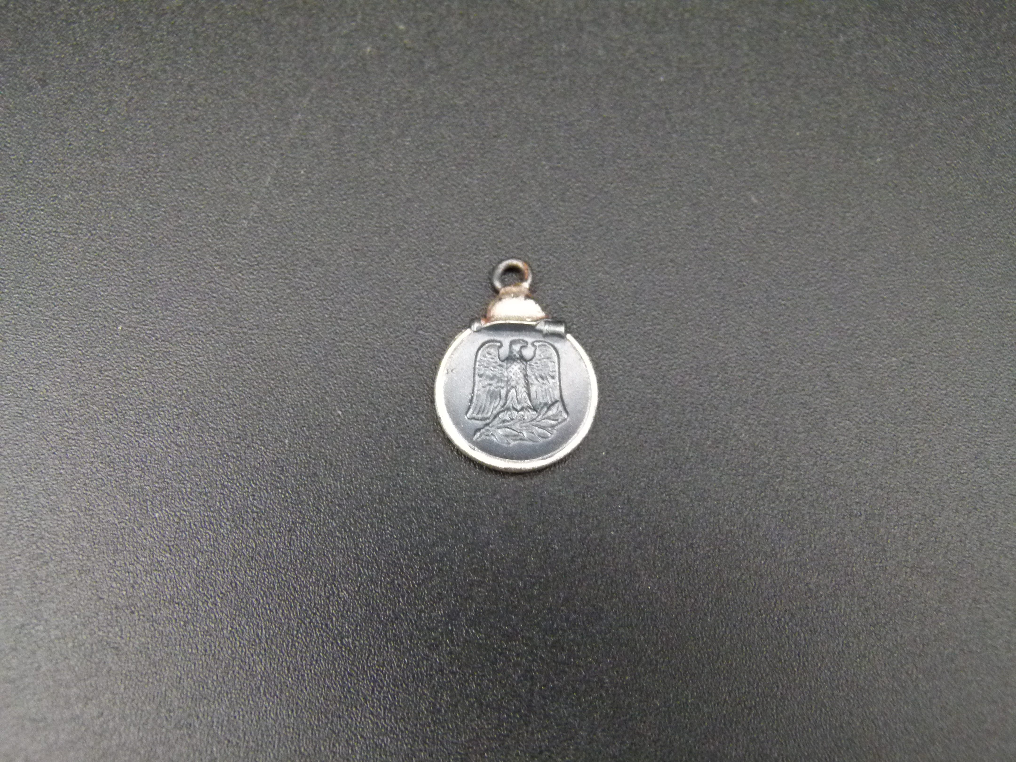 57er Miniatur Ostmedaille fuer Frackkette 