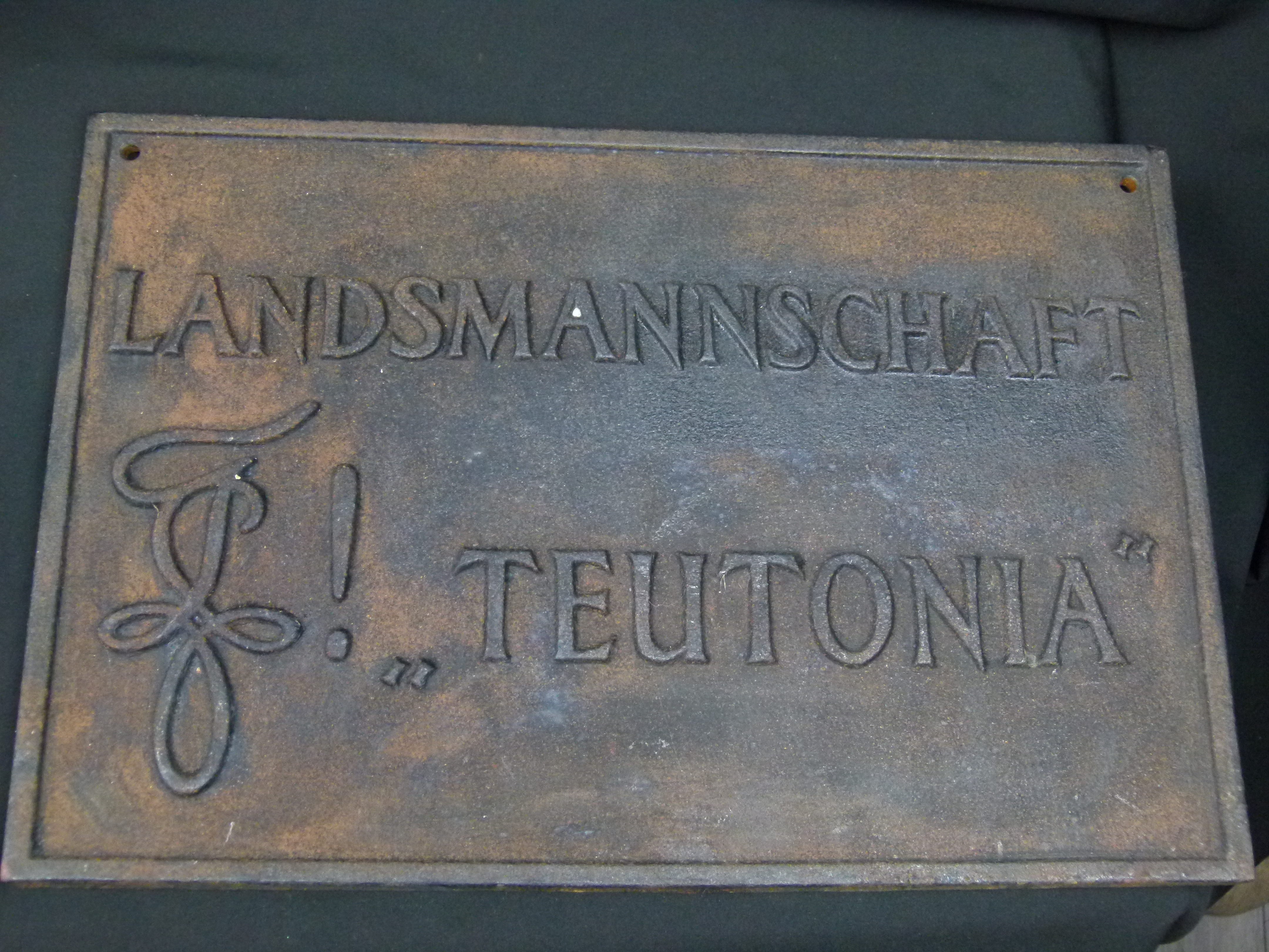 Eisenguss Schild Landsmannschaft Teutonia 