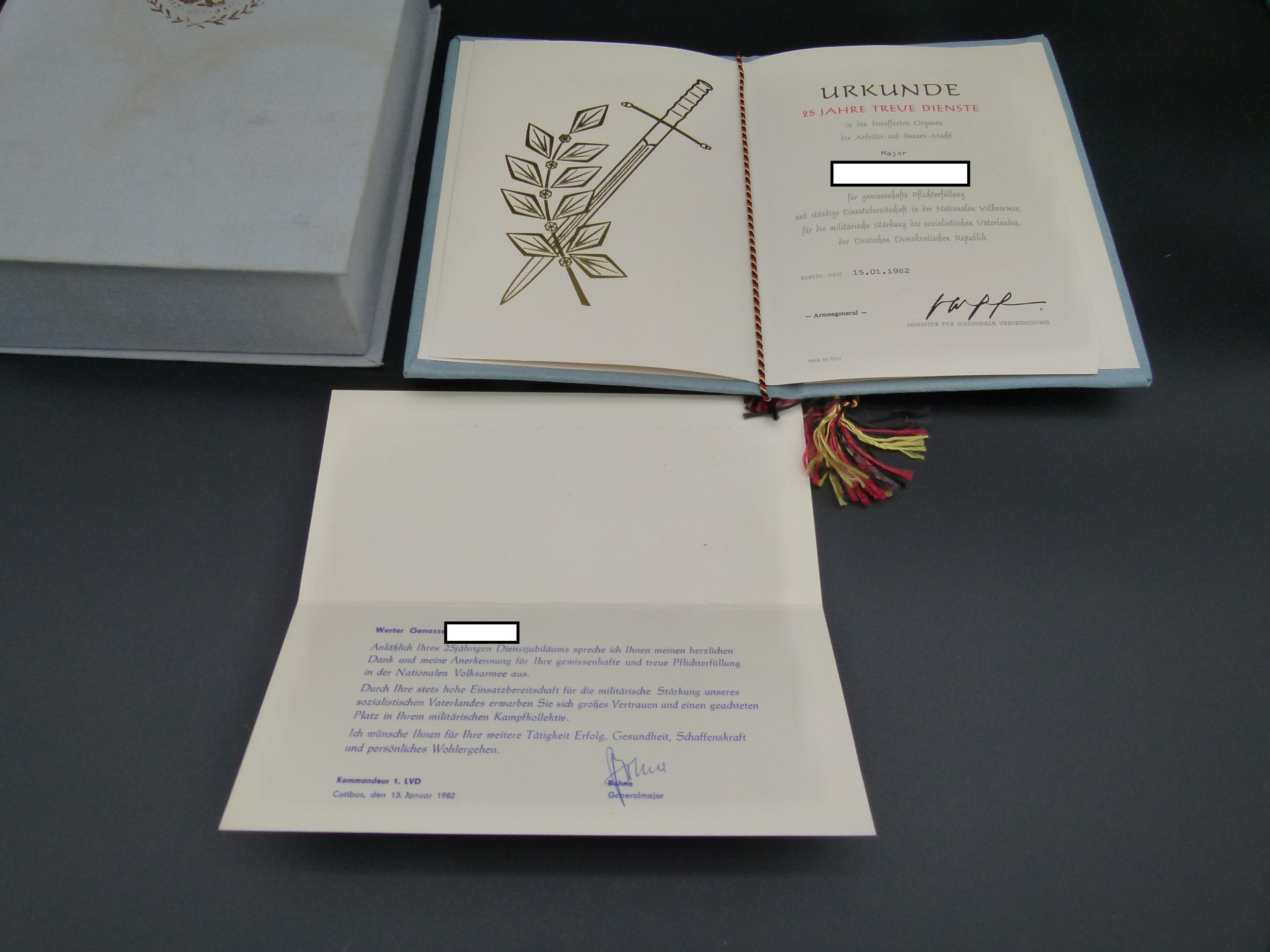 Verleihungskiste 25 Jahre NVA Urkunde Schreiben  