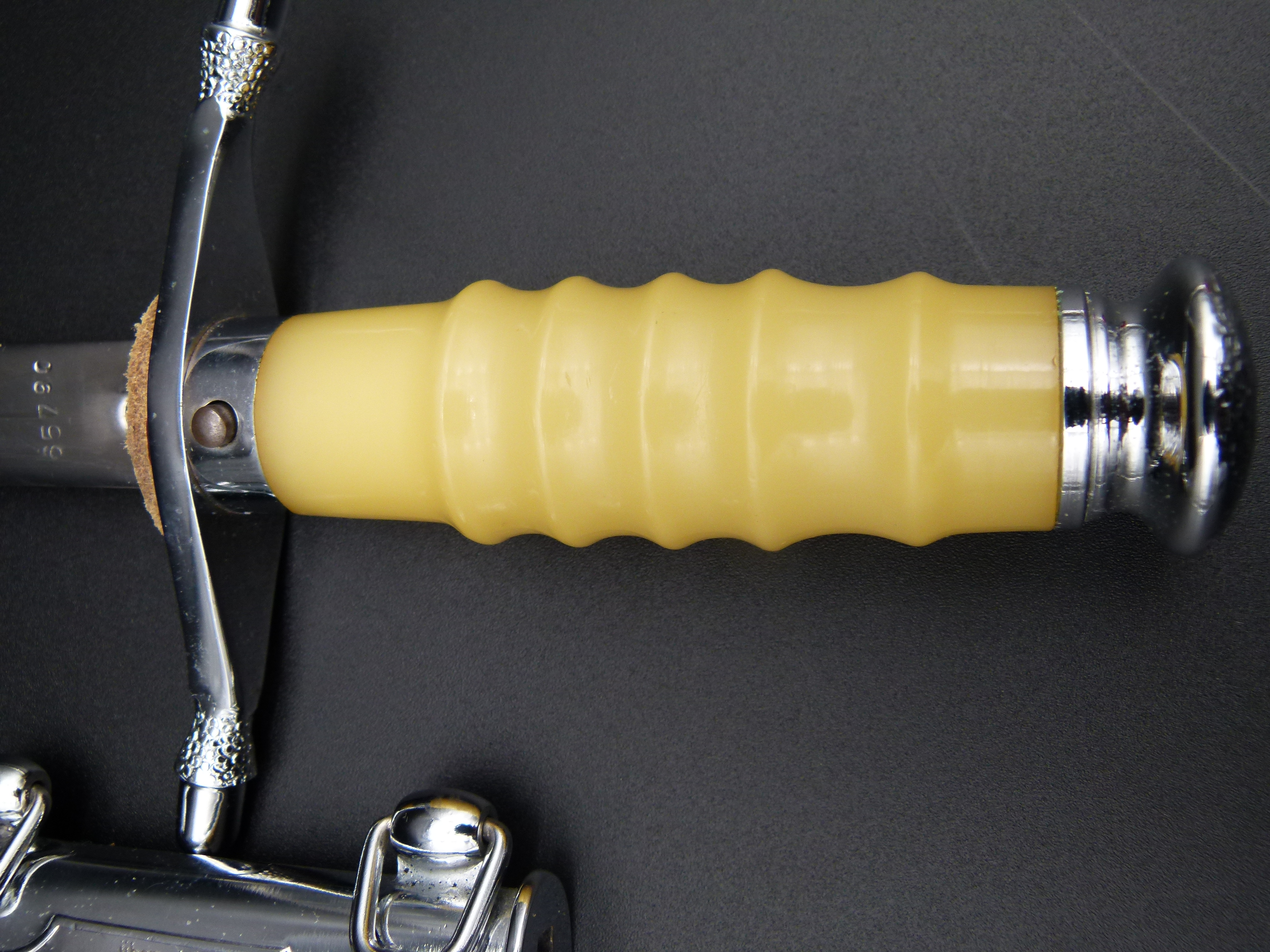 NVA Dolch Jahrgangsbeste Ueberreicht vom Minister