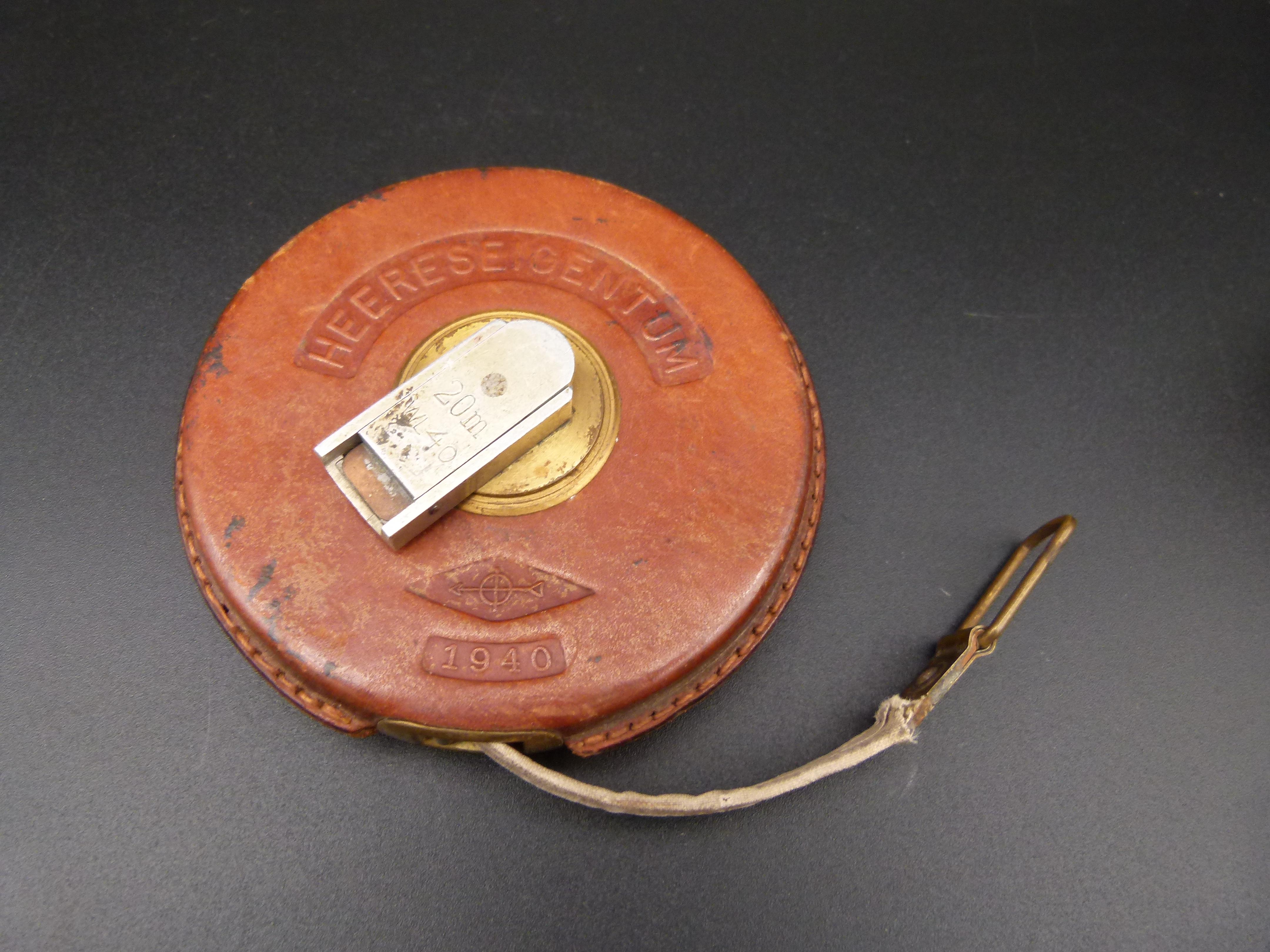 Bandmass Heereseigentum 1940 Rollbandmass