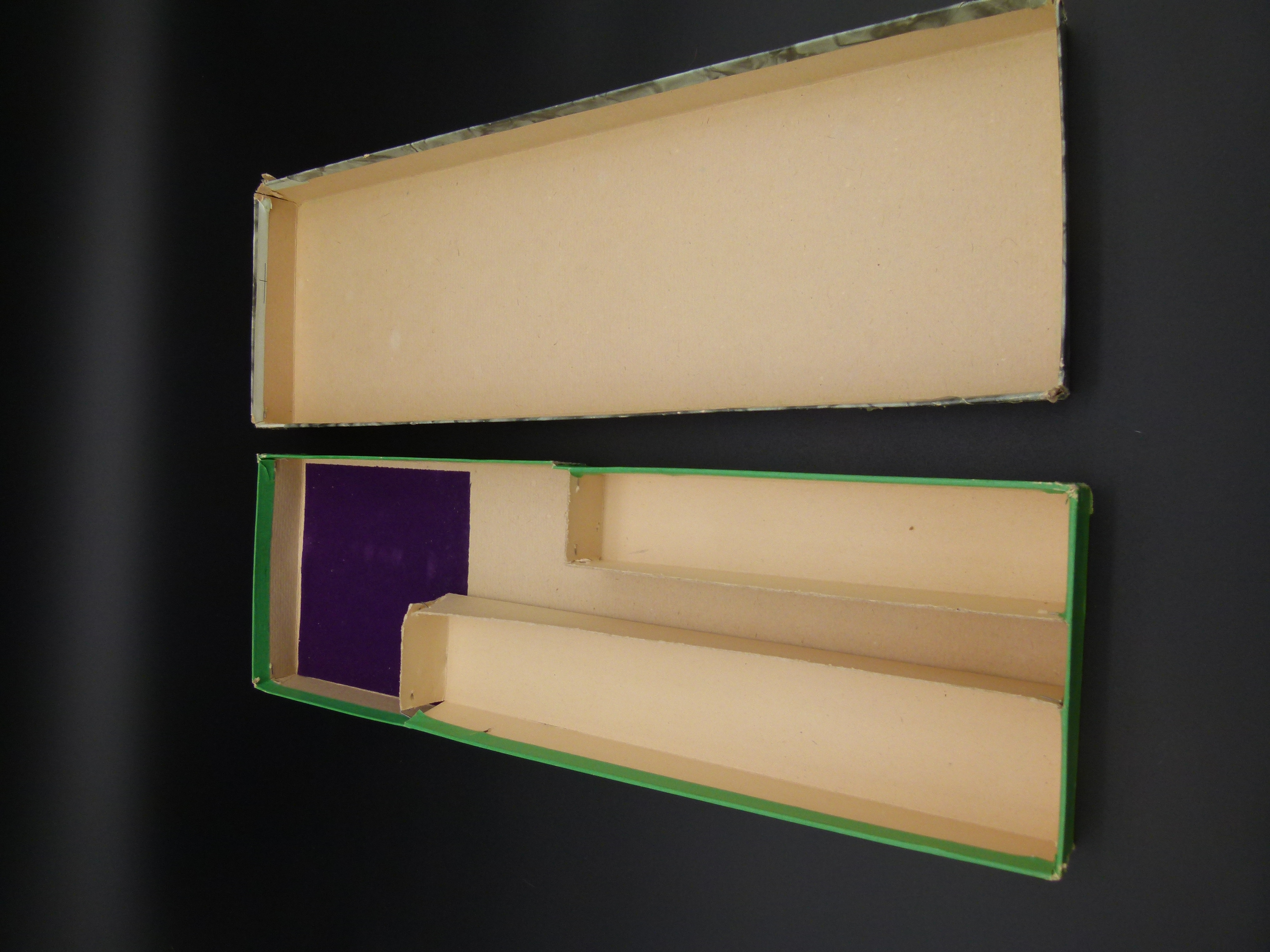 Original Verleihungskarton NVA Offiziersdolch DDR