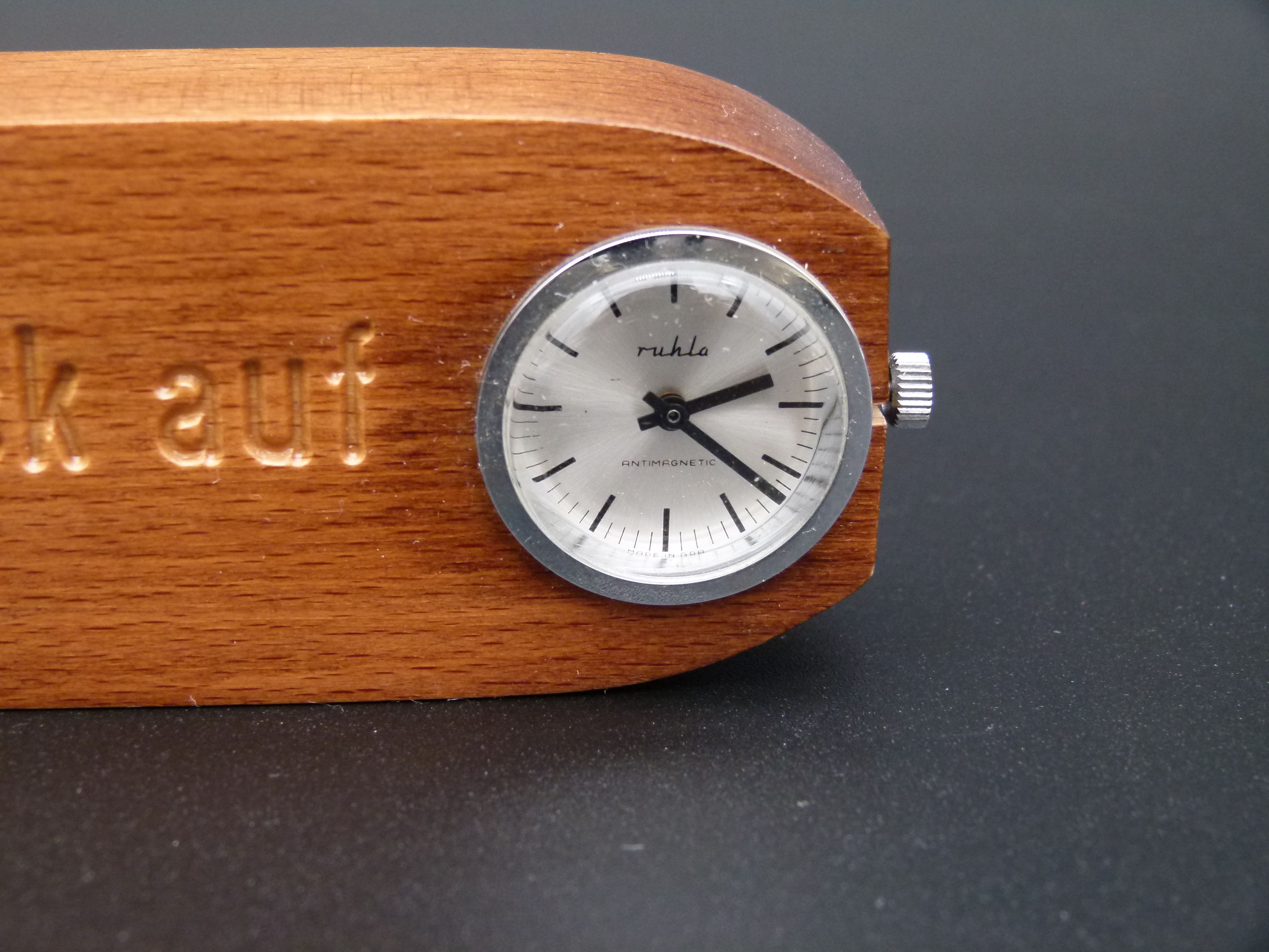 Ruhla Brikett Tischuhr VEB Braunkohlenwerk Regis 