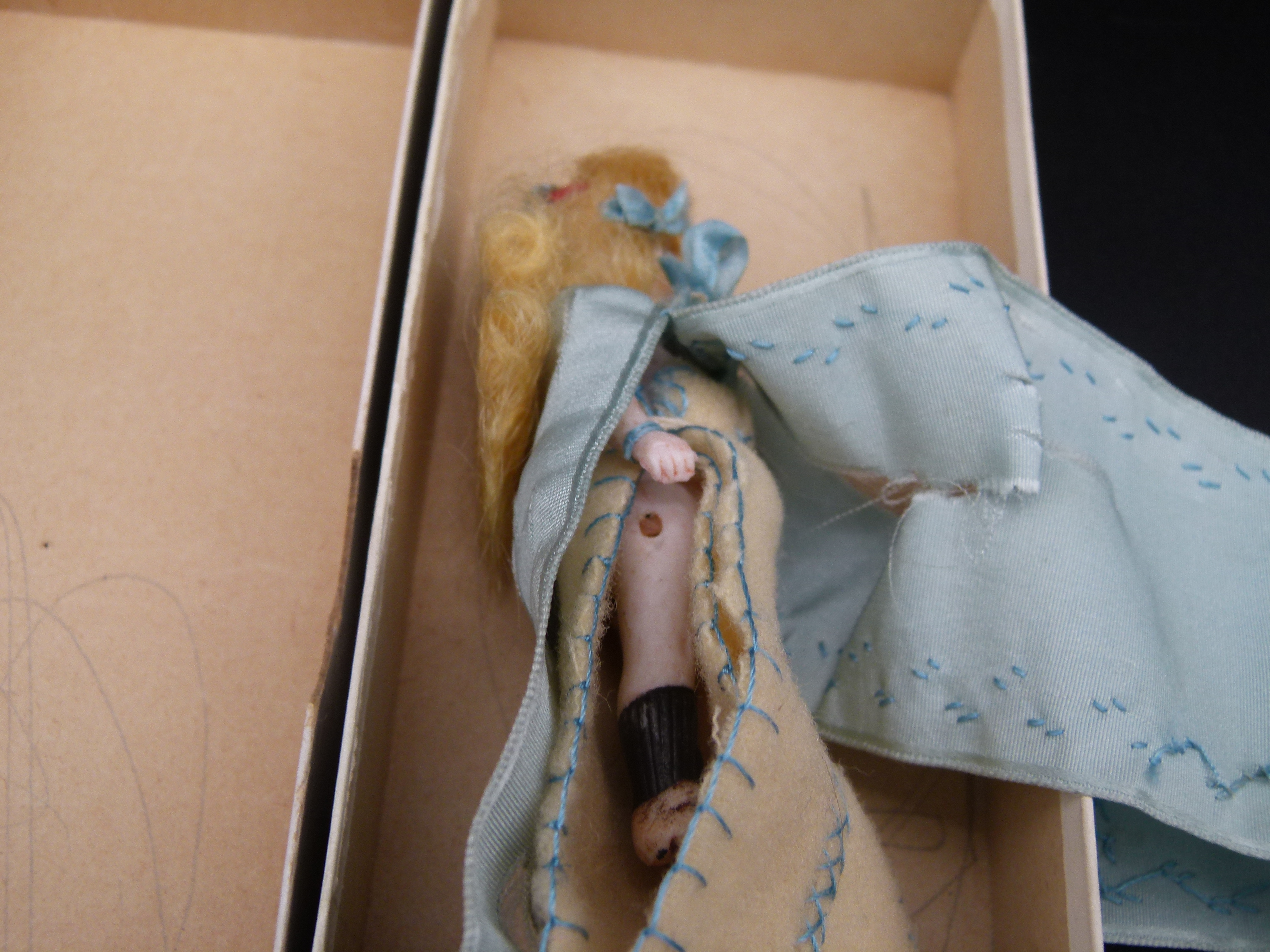 Antike Nadelkissenpuppe in OVP Goeggingen 