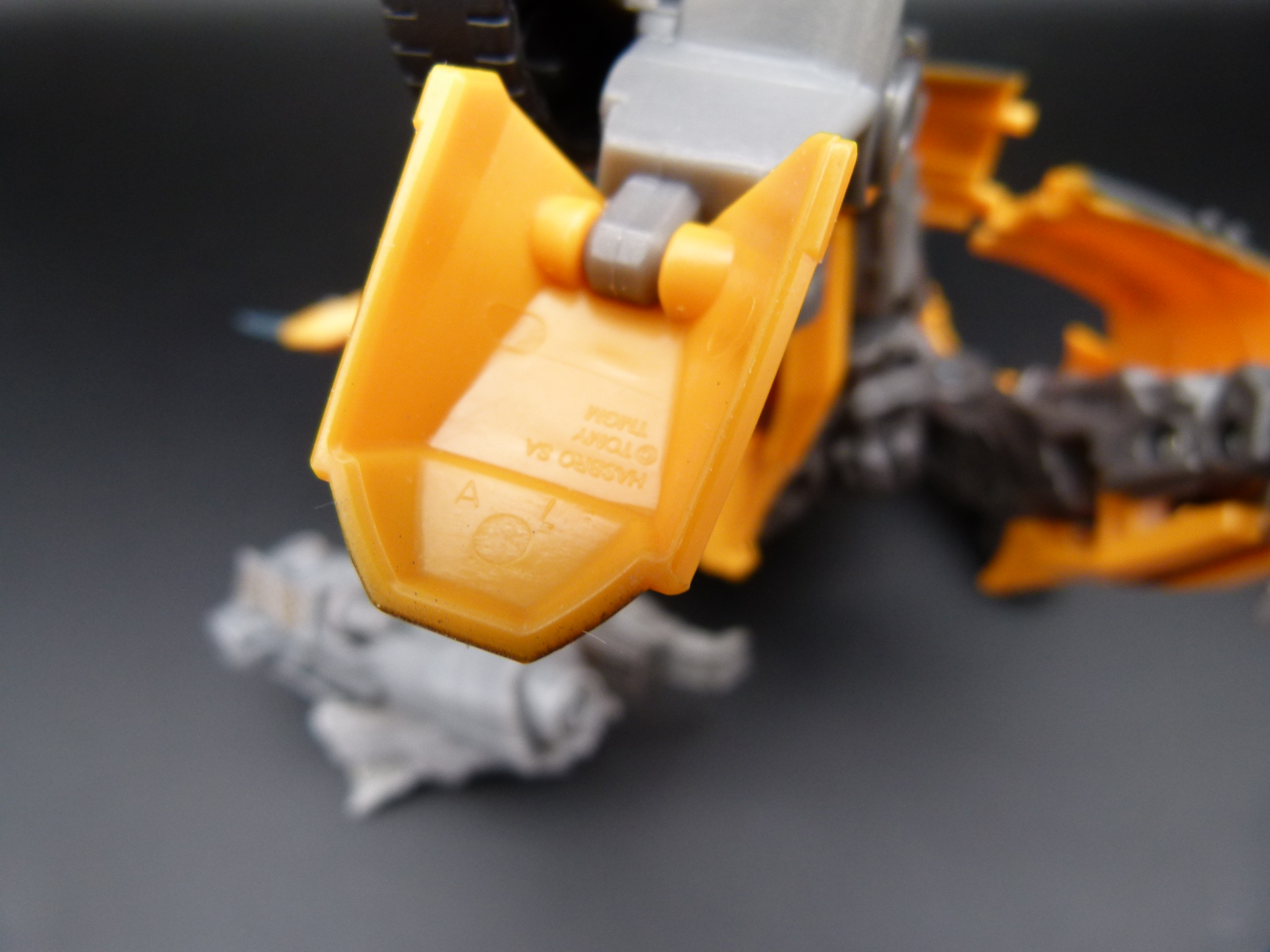 2 Hasbro Bumble Bee Figuren 2010 Transformers