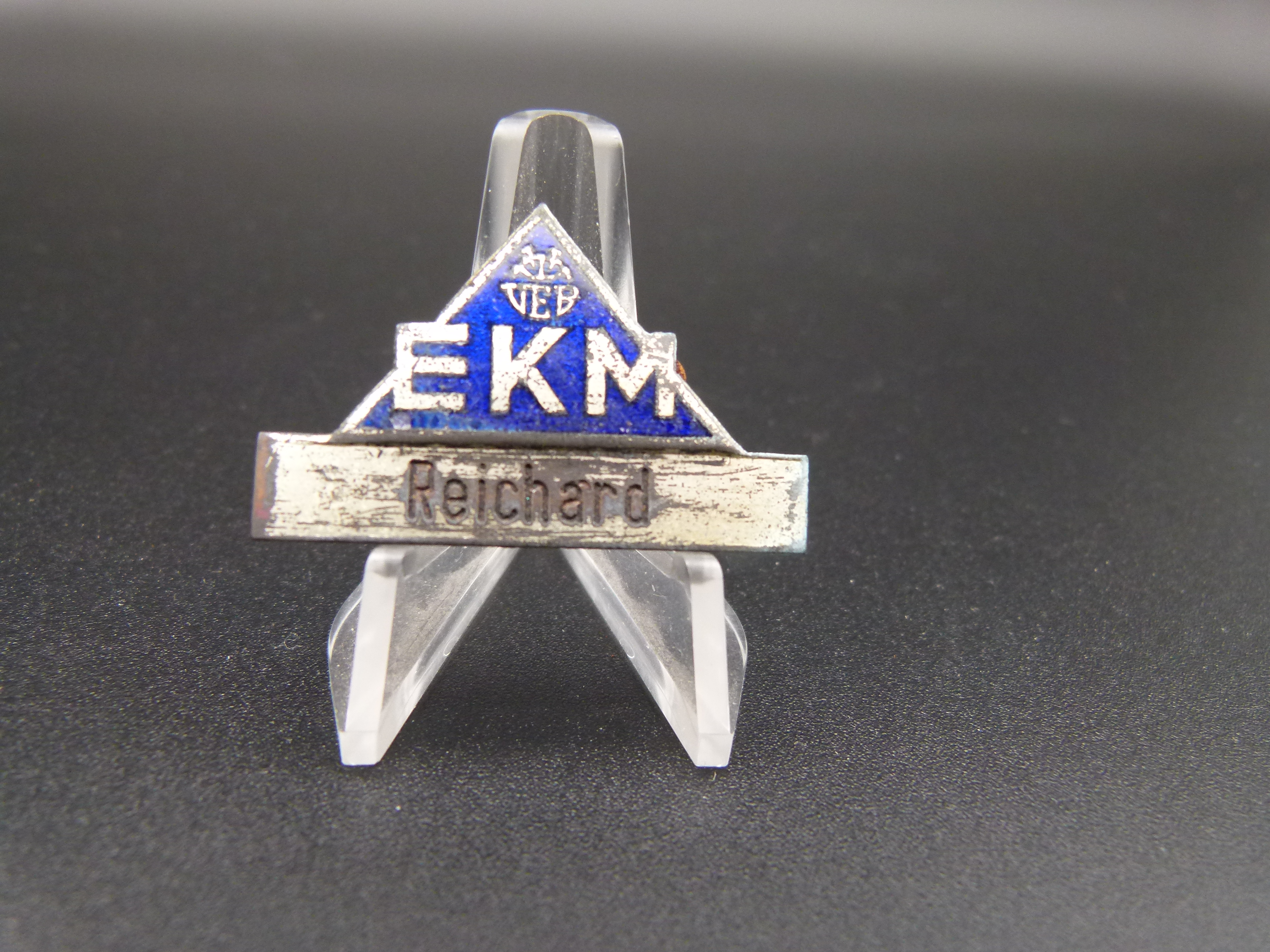 Personal Abzeichen Mitarbeiter VEB EKM emailliert  