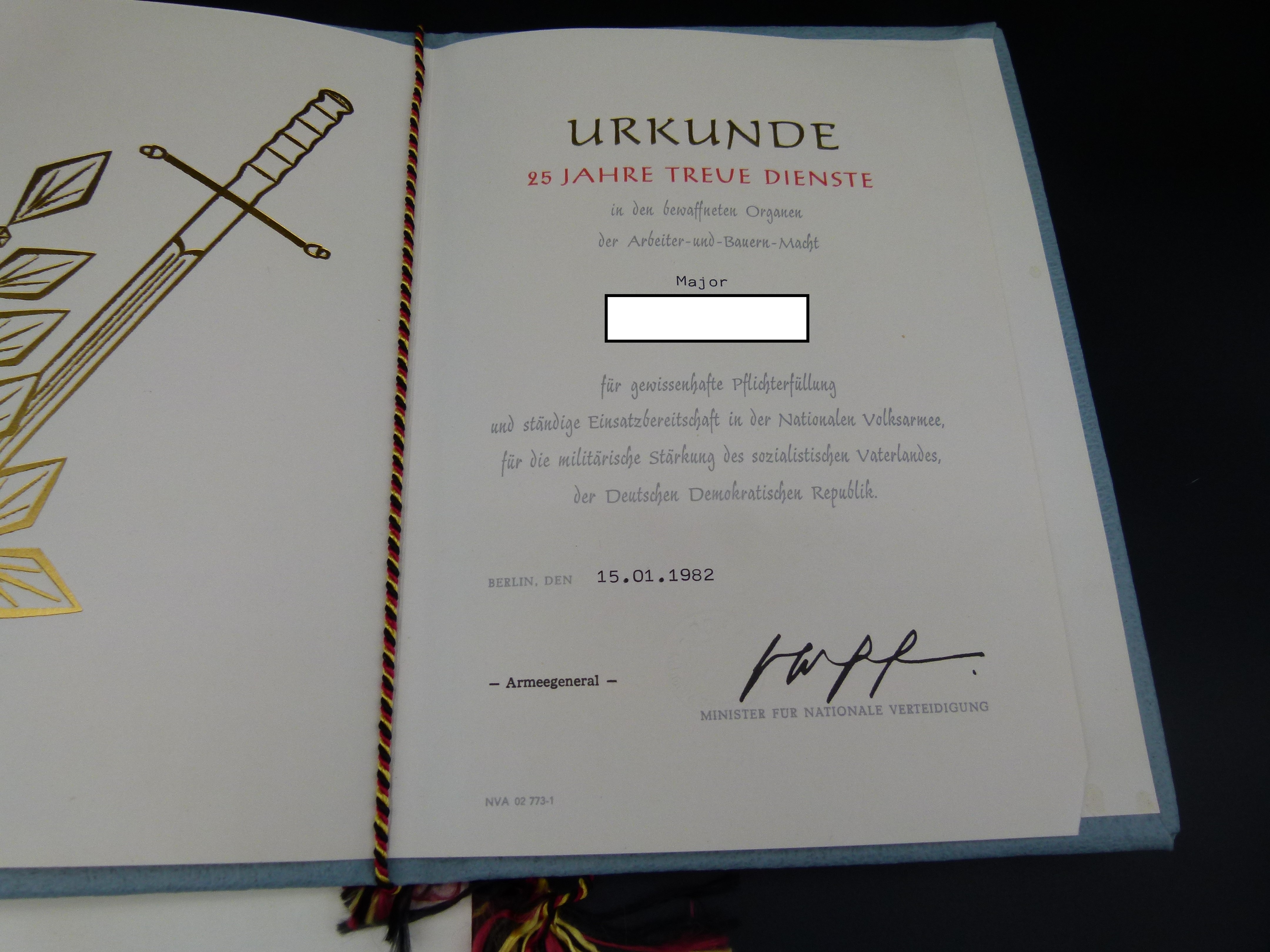 Verleihungskiste 25 Jahre NVA Urkunde Schreiben  